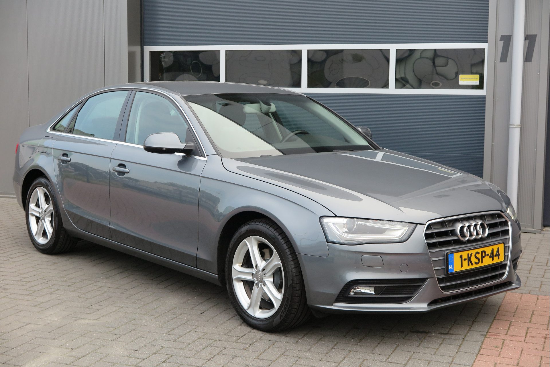 Audi A4 Limousine 1.8 TFSI 125kw 170pk Business Edition Automaat, Xenon, Stoelverw. Leer, Cruisecontrol, Airco , Navigatie etc.