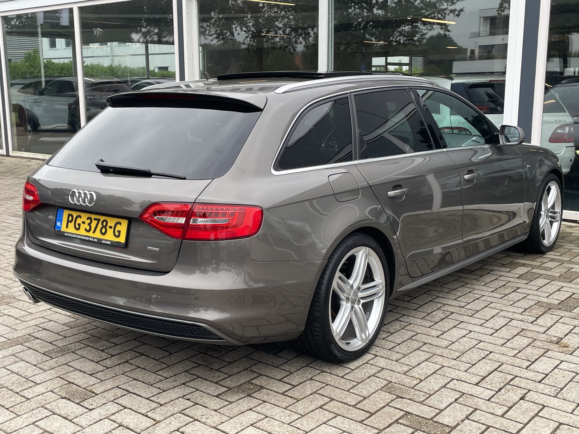 Audi A4 Avant 2.0 TDI quattro Sport Edition Schuif-kanteldak / Bang & Olufsen / Stoelverwarming / S-Line