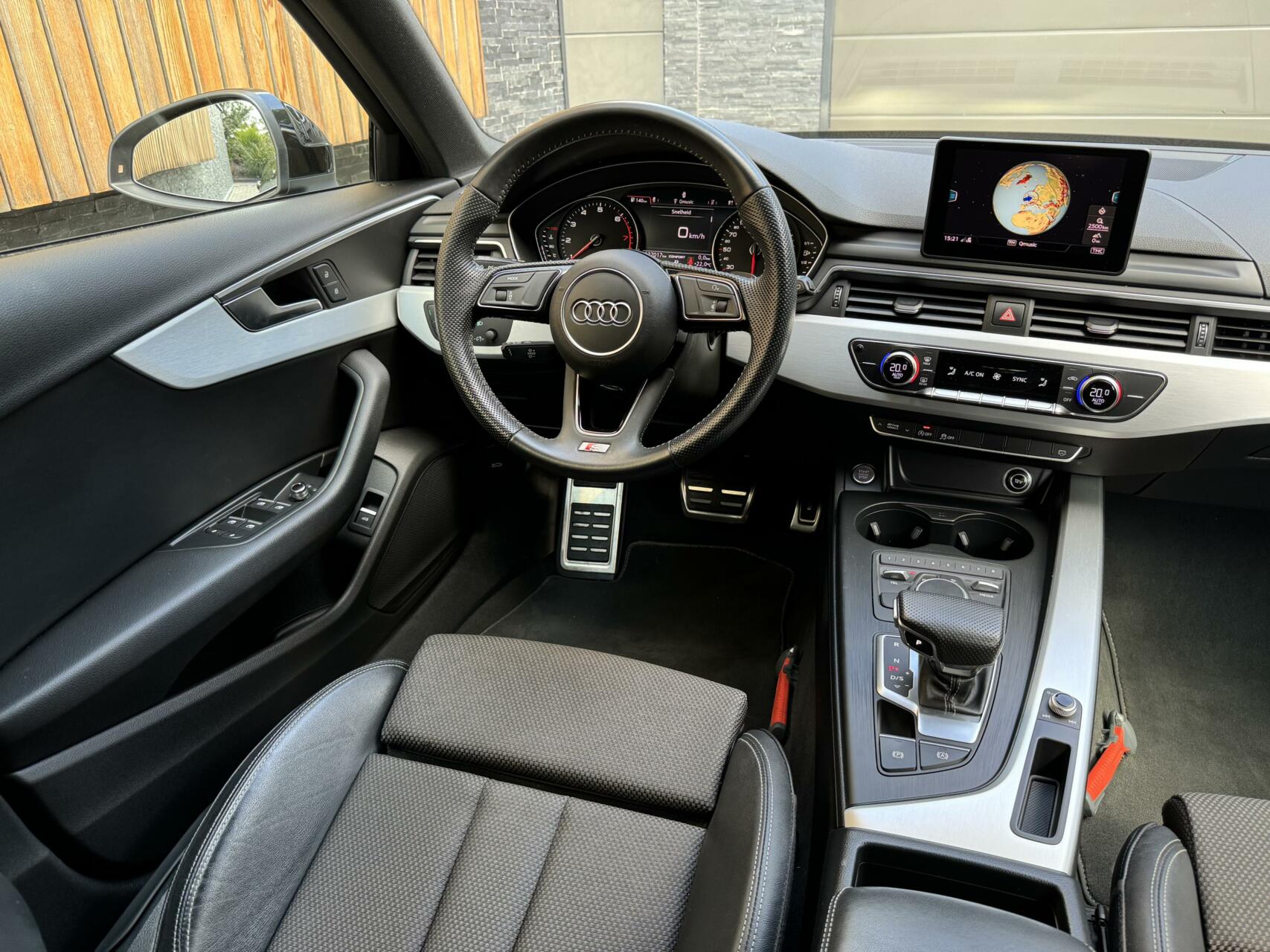 Audi A4 Avant 35 TFSI S line Automaat | Navigatie | Climate Control | Cruise Control | Parkeersensoren achter | Privacy Glass