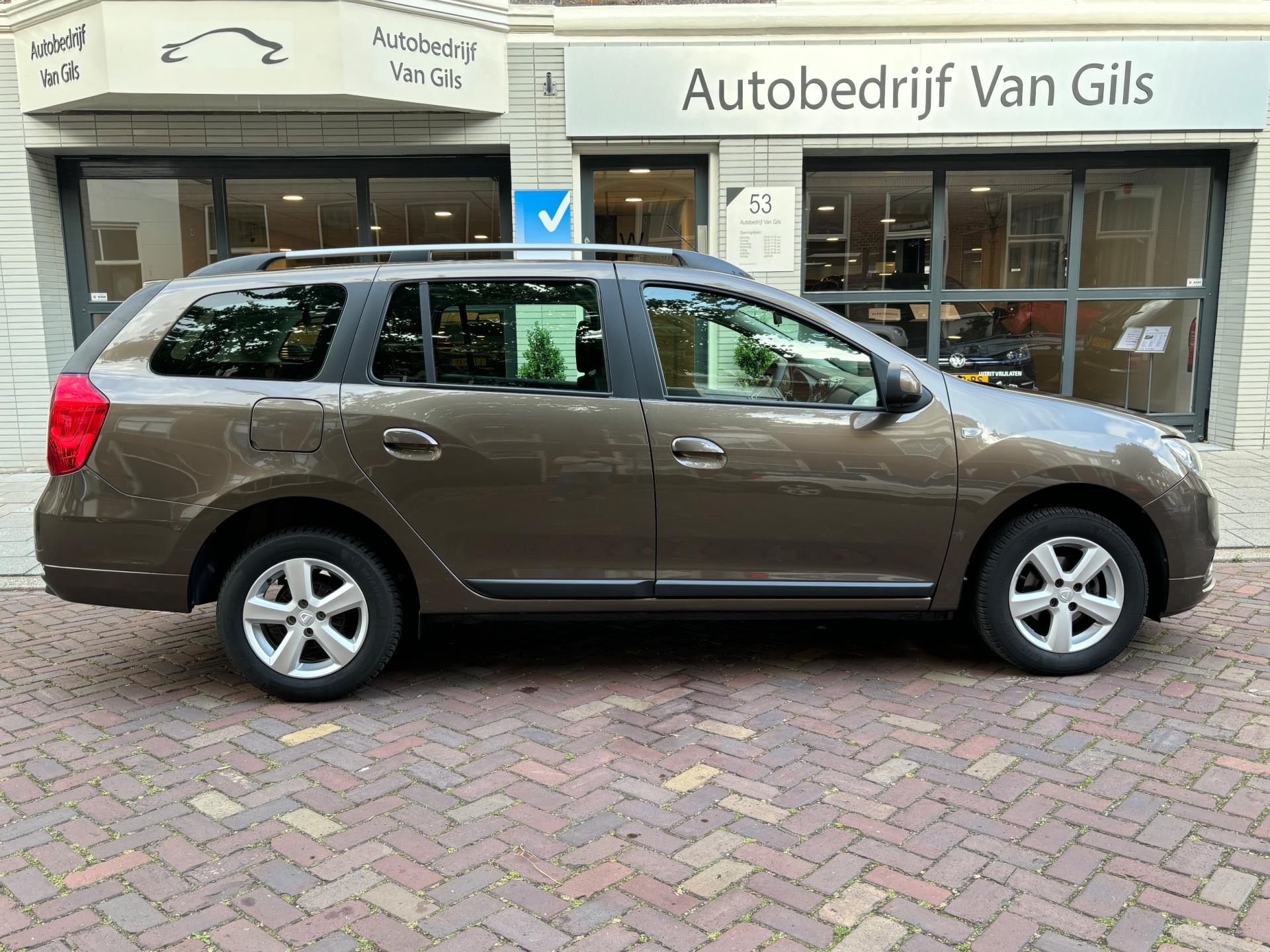 Dacia Logan MCV 0.9 TCe Bi-Fuel Laureate | AIRCO | LED | NAVIGATIE | CAMERA | TREKHAAK | LMV |