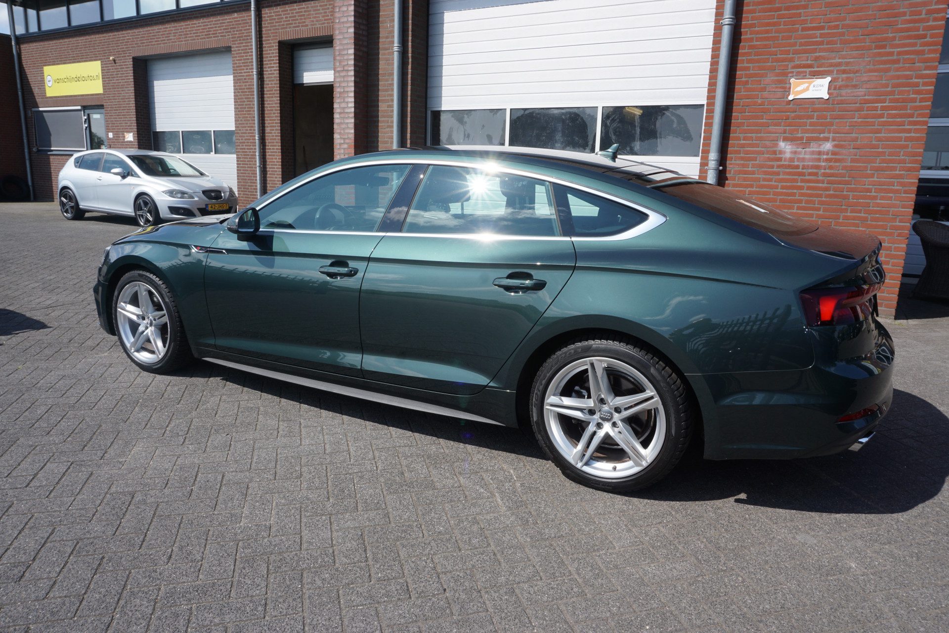 Audi A5 Sportback 35 TFSI SPORT S-LINE EDITION 2X S-LINE ORIGINEEL NEDERLANDS PERF STAAT FULL LED NAVIGATIE 1/2 LEDER ELECTR.KLEP NAVIGATIE ECC AIRCO CRUISECONTROL PARKEERSENSOREN BLUETOOTH CHROOM LMV ENZ…