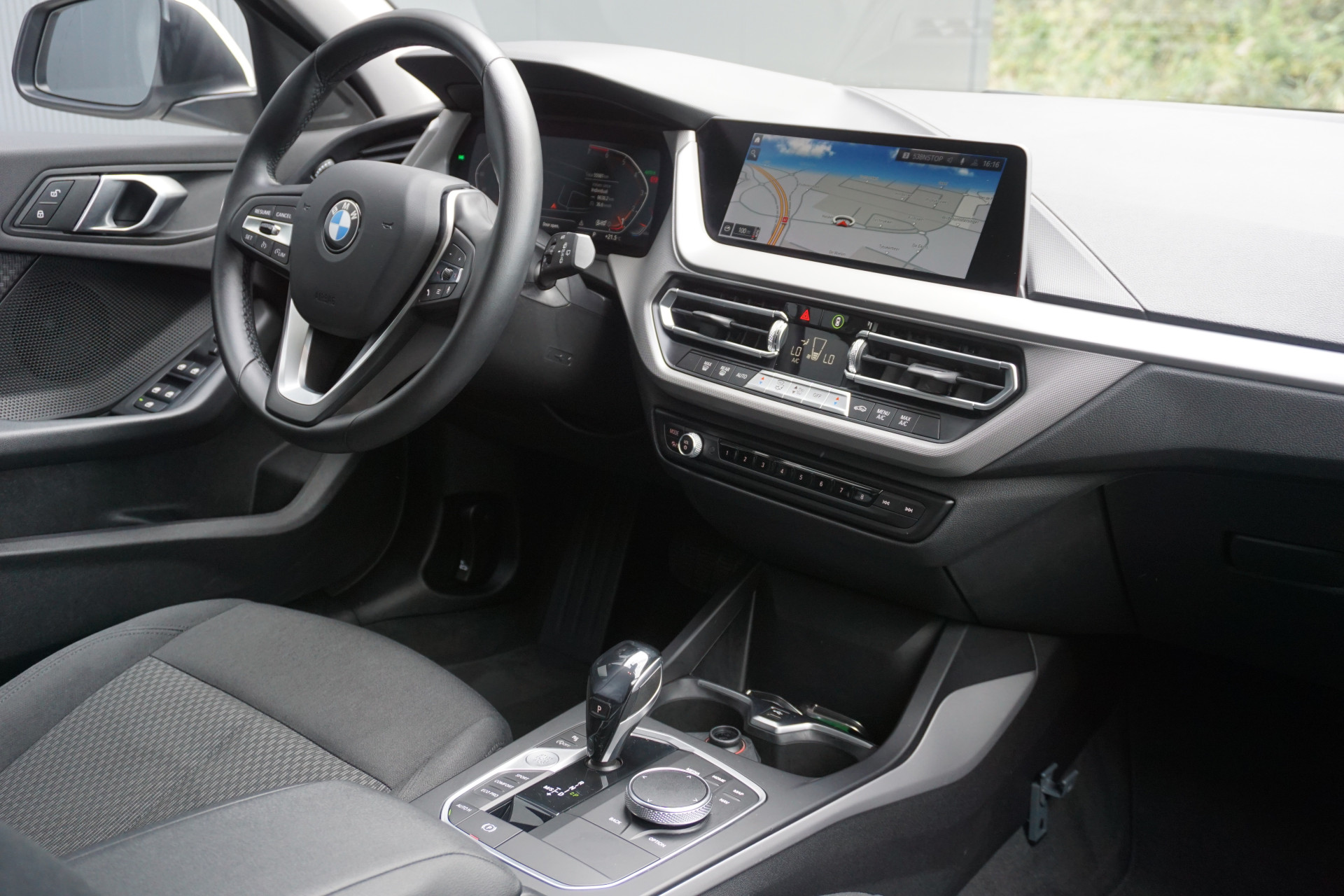 BMW 1-serie 118i Executive | Virtual Cockpit | Cruise Control | Navigatie | Origineel NL |