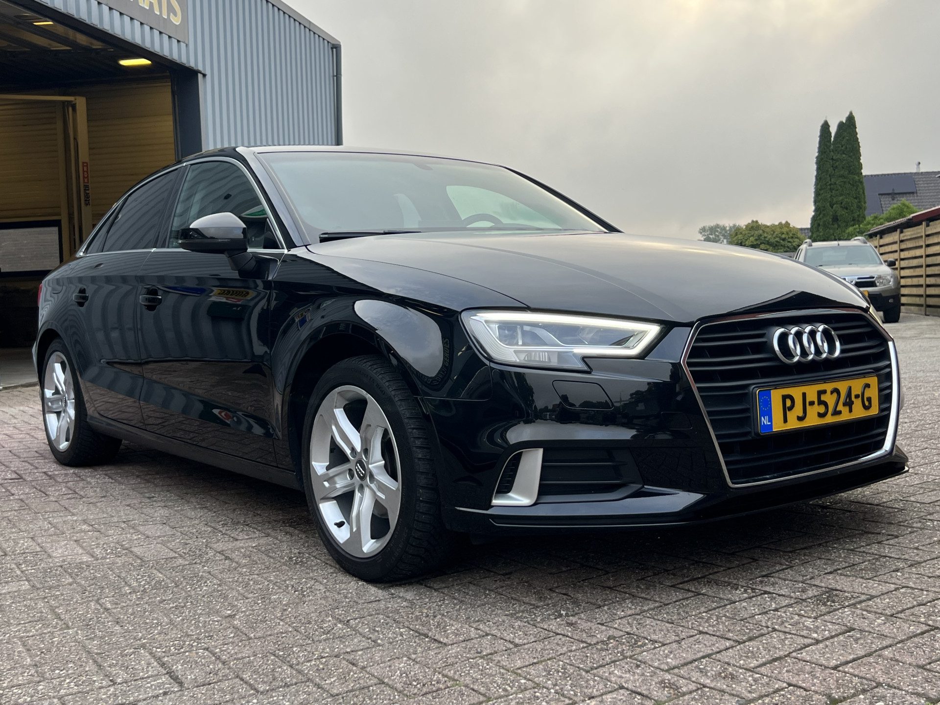 Audi A3 Limousine 1.5 TFSI Sport Edition | NAVIGATIE | ALL SEASON BANDEN | BOVAG GARANTIE |