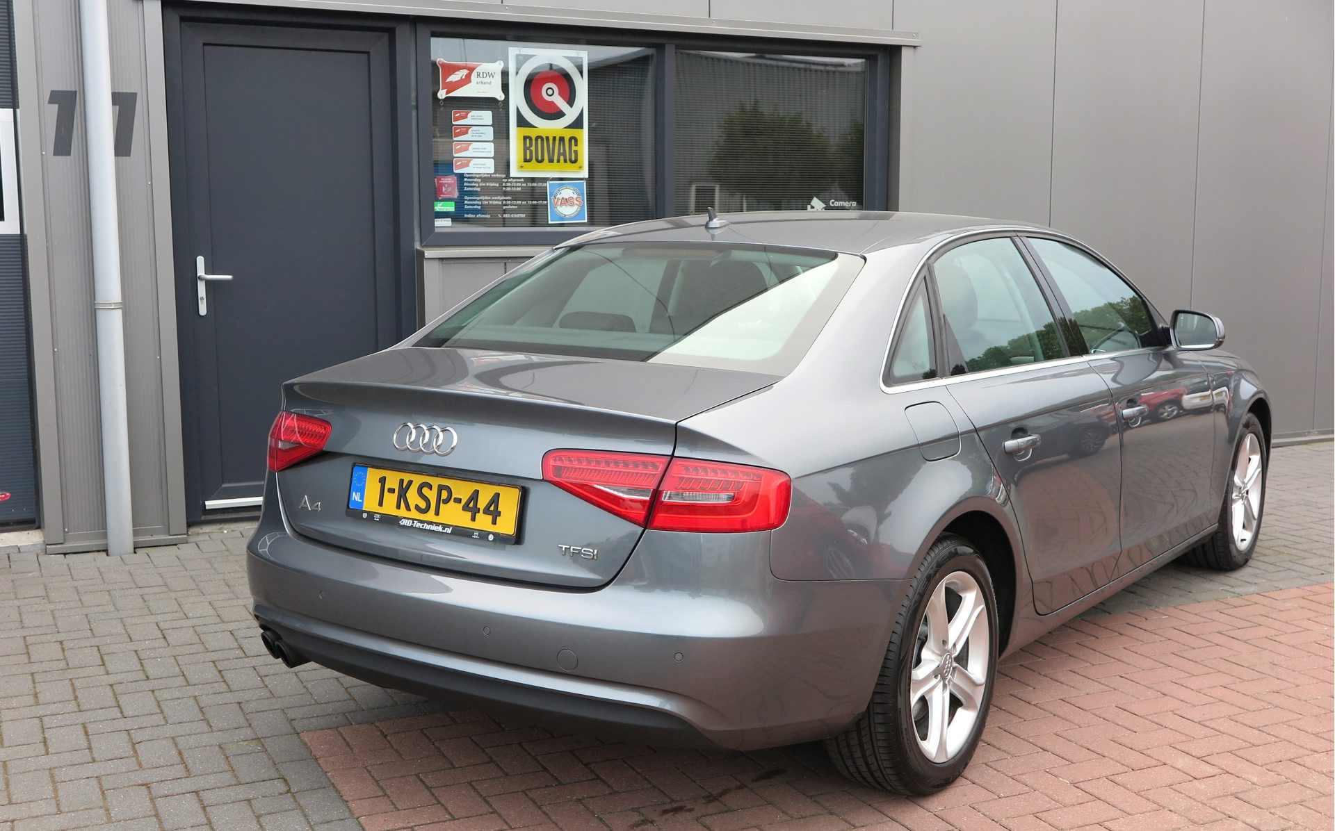 Audi A4 Limousine 1.8 TFSI 125kw 170pk Business Edition Automaat, Xenon, Stoelverw. Leer, Cruisecontrol, Airco , Navigatie etc.