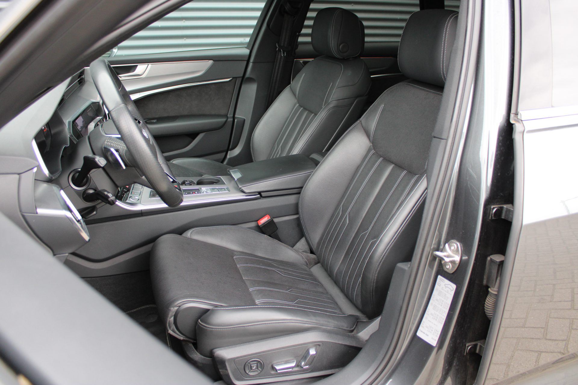 Audi A6 Avant 45 TFSI Quattro 3X S-Line Pano B&O Gekoelde-Comfortstoelen 360-Camera