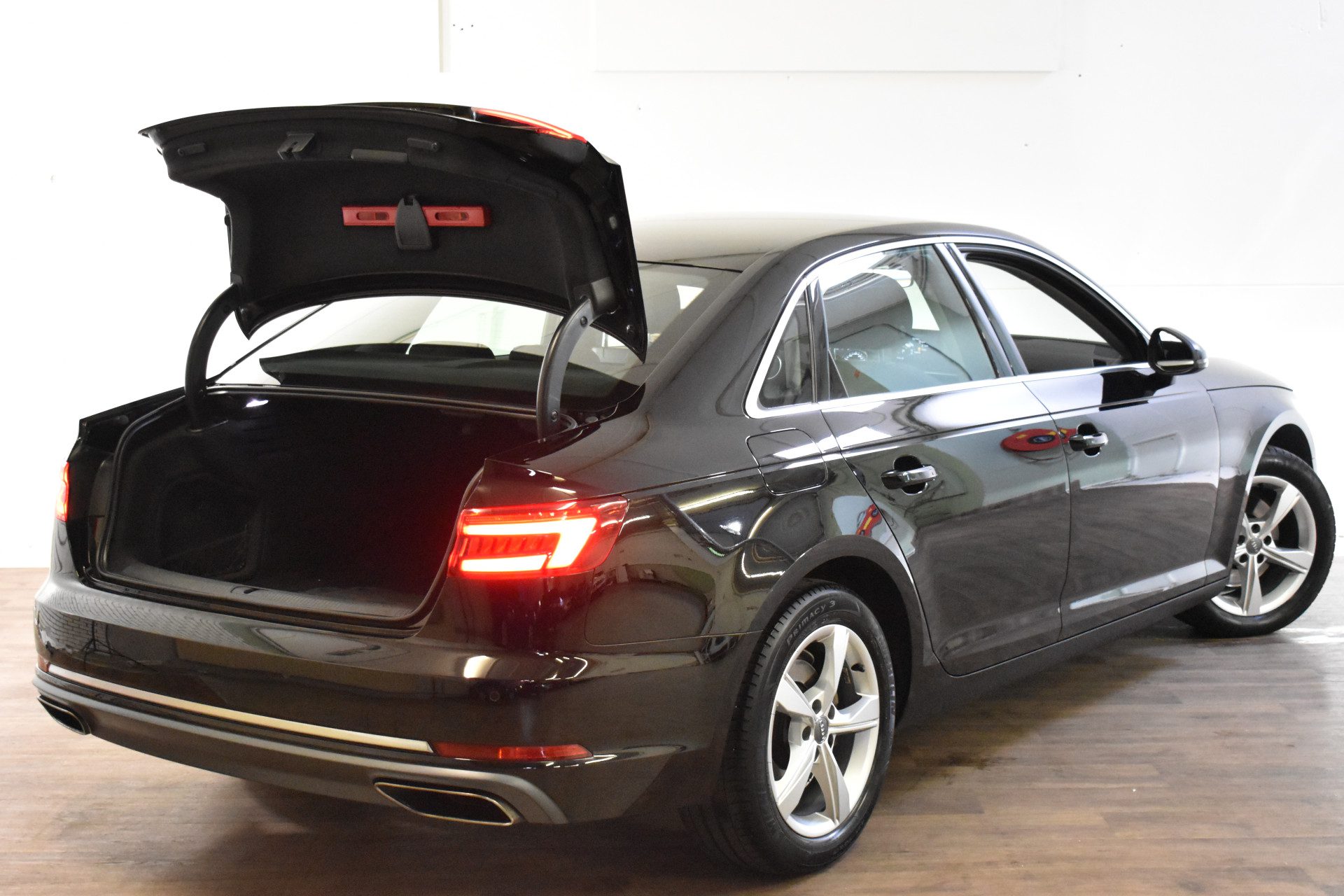 Audi A4 Limousine 35 TFSI S TRONIC SPORT EDITION NAVI/PDC/LED