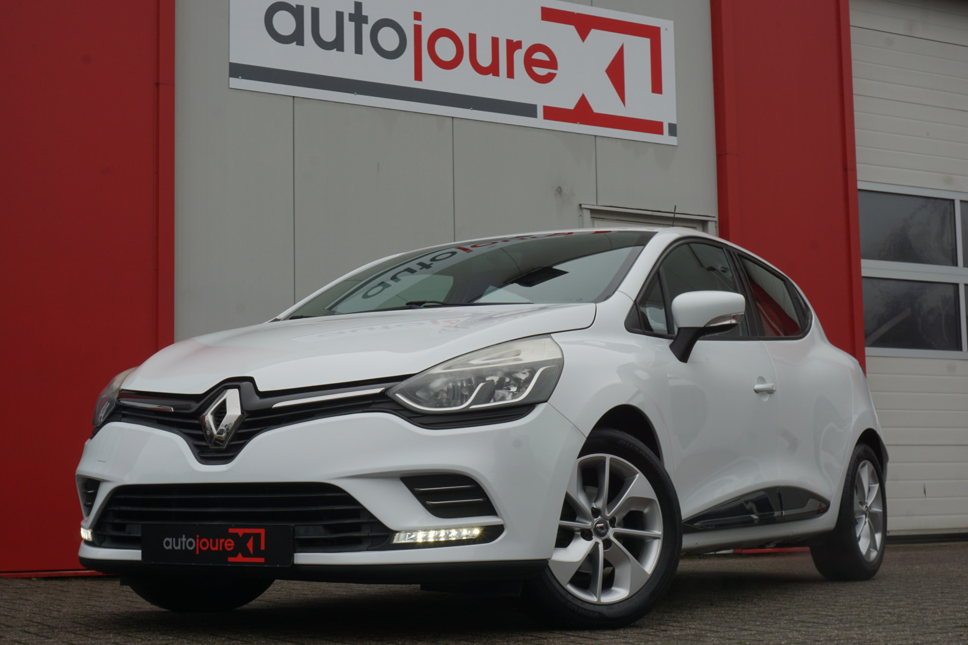 Renault Clio 0.9 TCe Zen | Navigatie | Airco | Cruise | Trekhaak | Origineel NL |