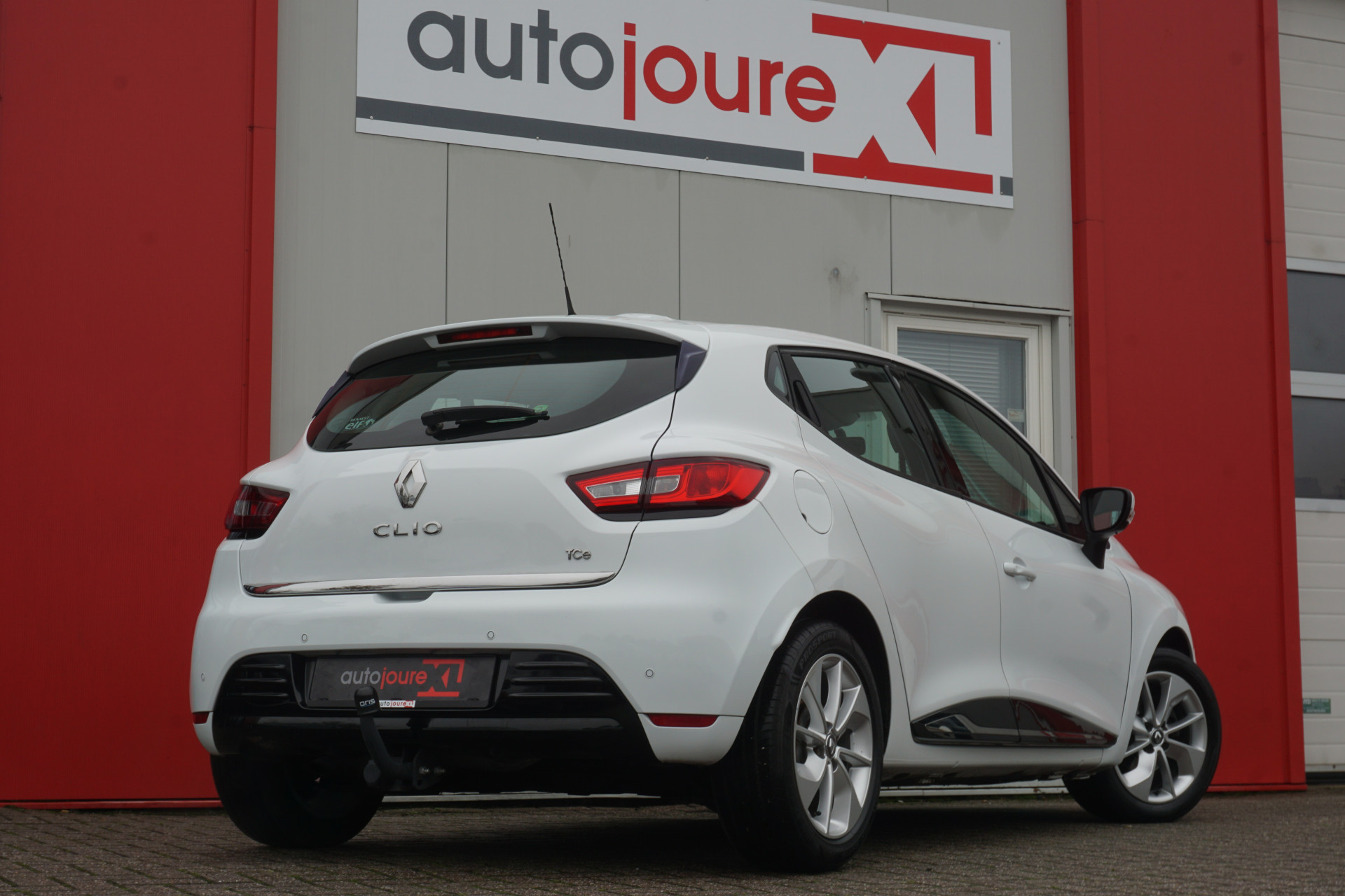 Renault Clio 0.9 TCe Zen | Navigatie | Airco | Cruise | Trekhaak | Origineel NL |