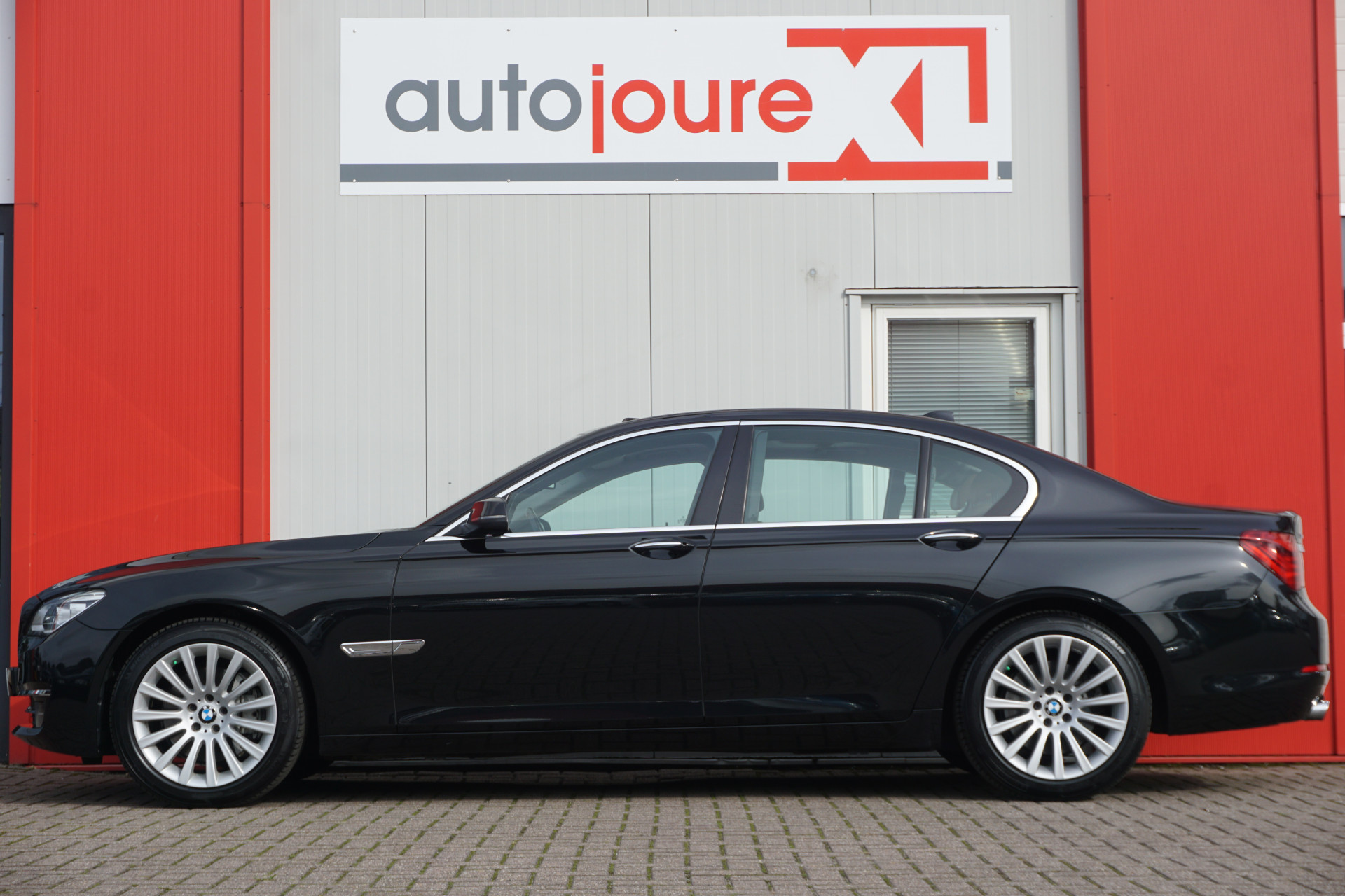 BMW 7 Serie 730d xDrive Individual Edition | HUD | ACC | Soft close | Schuifdak | Camera | Harman/Kardon |