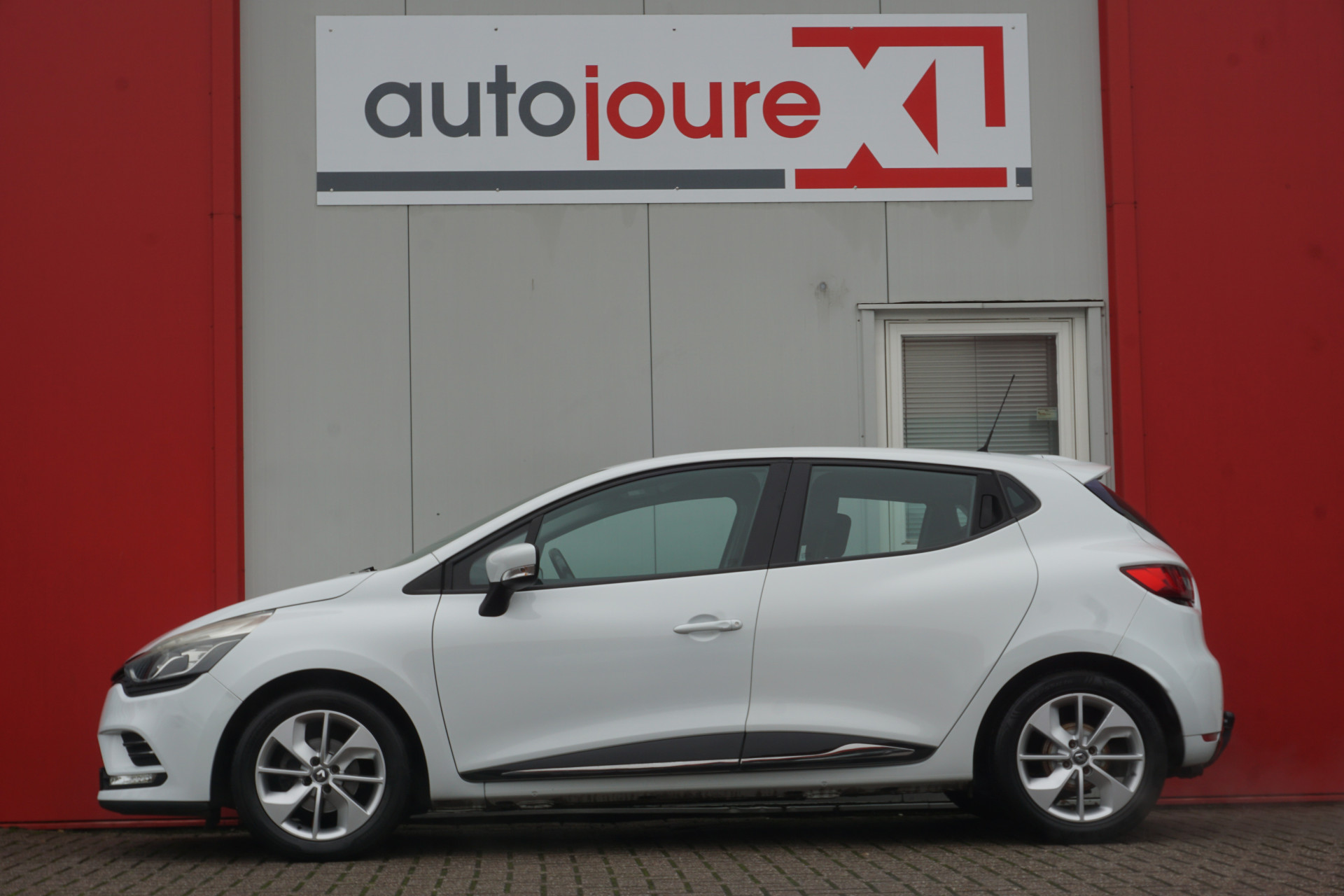 Renault Clio 0.9 TCe Zen | Navigatie | Airco | Cruise | Trekhaak | Origineel NL |