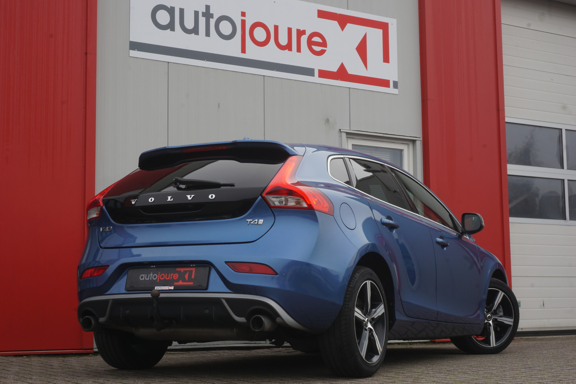 Volvo V40 2.0 T4 Business R-Design | Panoramadak | Scandinavian Line | Camera | Leder | Origineel NL |