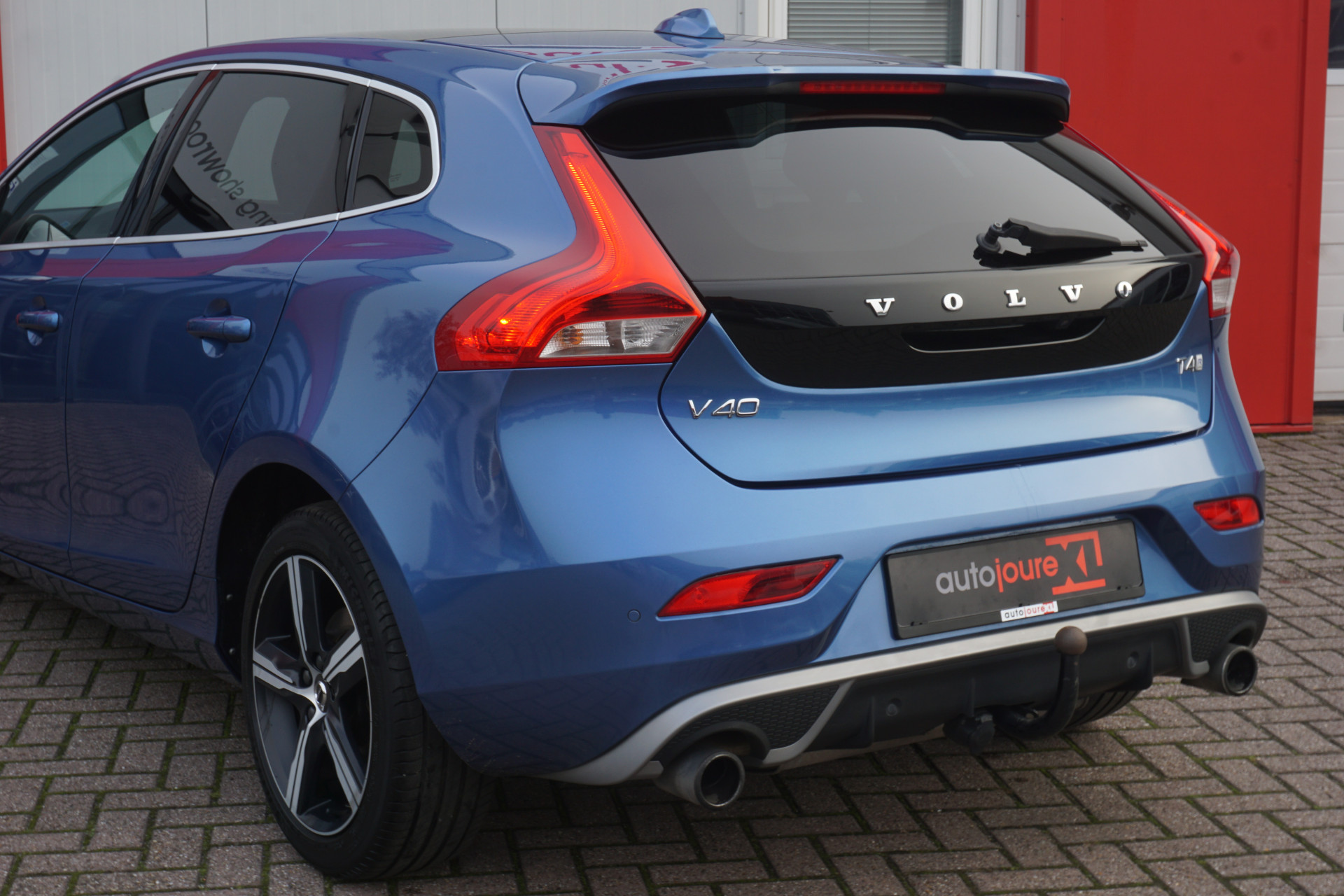 Volvo V40 2.0 T4 Business R-Design | Panoramadak | Scandinavian Line | Camera | Leder | Origineel NL |