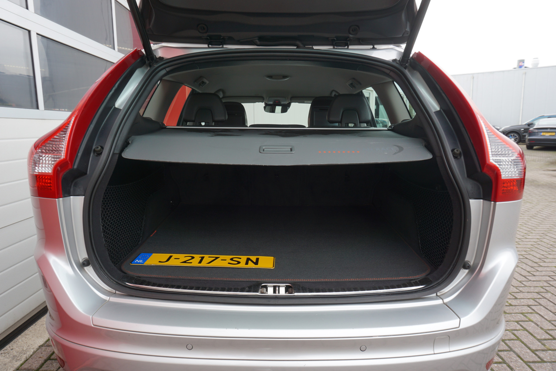 Volvo XC60 2.0 D3 Aut. FWD Ocean Race | Leder | ACC | Intellisafe Pro Line | Camera | Trekhaak |