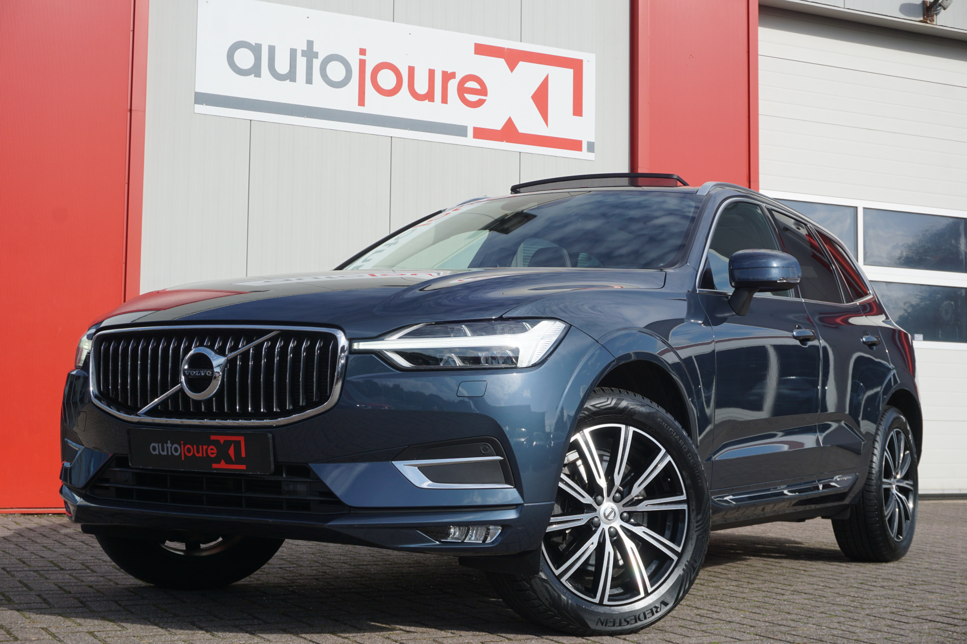 Volvo XC60 2.0 T5 AWD Inscription | HUD | ACC | Panoramadak | Harman/Kardon | Trekhaak | Camera |