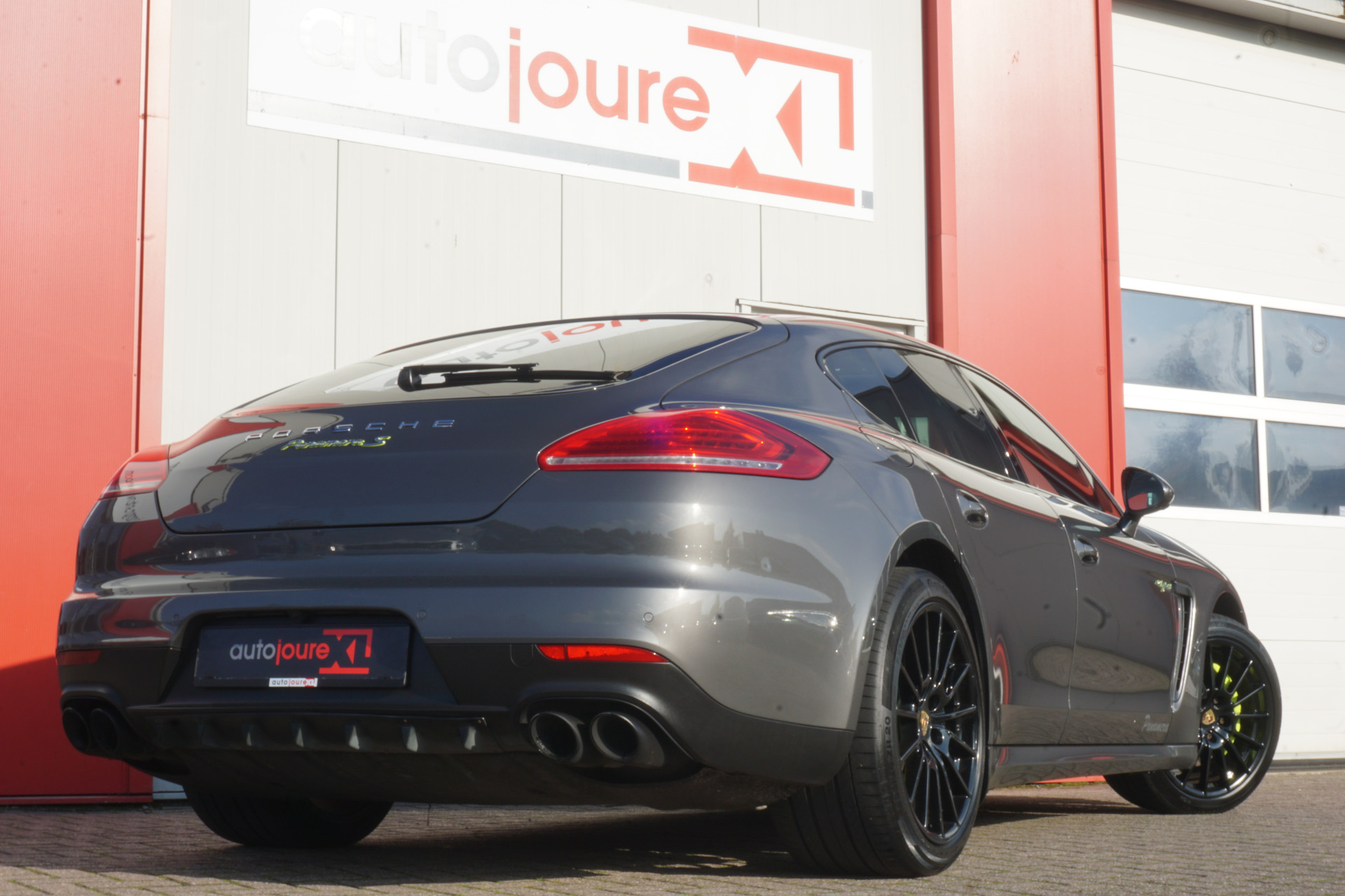 Porsche Panamera 3.0 S E-Hybrid | Sport Chrono | Luchtvering | Schuifdak | Bose Sound | Origineel NL |