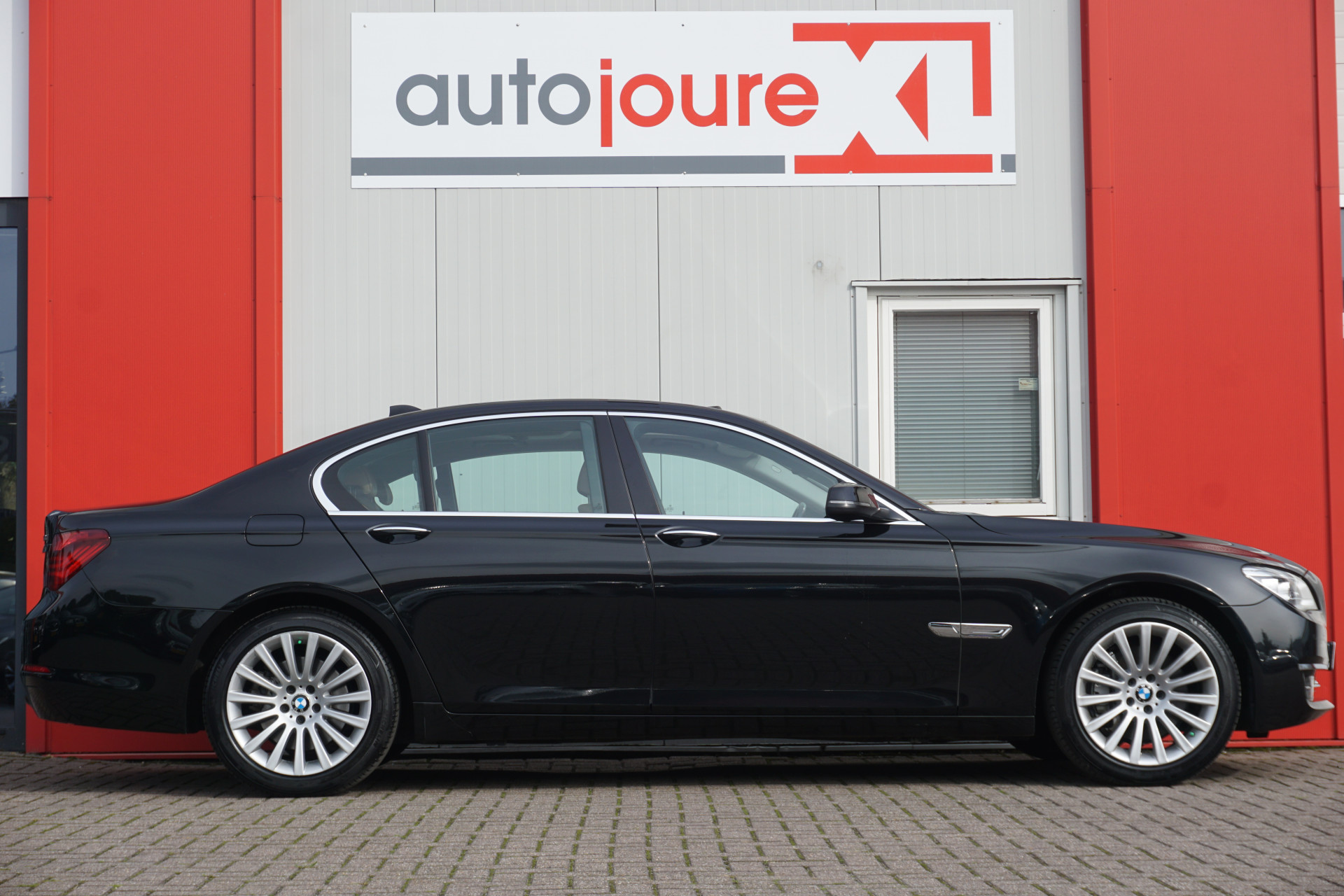 BMW 7 Serie 730d xDrive Individual Edition | HUD | ACC | Soft close | Schuifdak | Camera | Harman/Kardon |