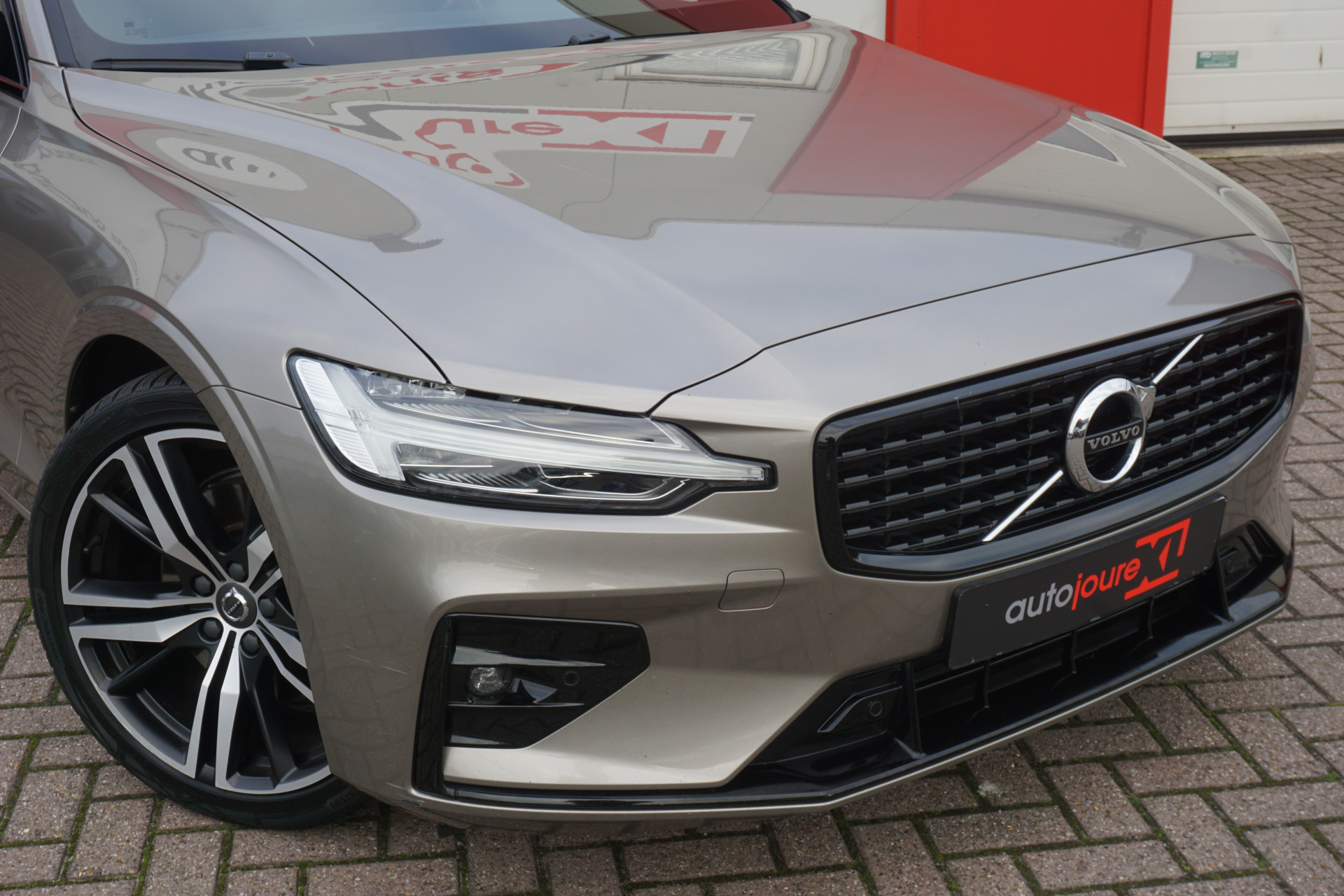 Volvo V60 2.0 B3 R-Design | Harman/Kardon | Leder | ACC | Camera | Origineel NL |