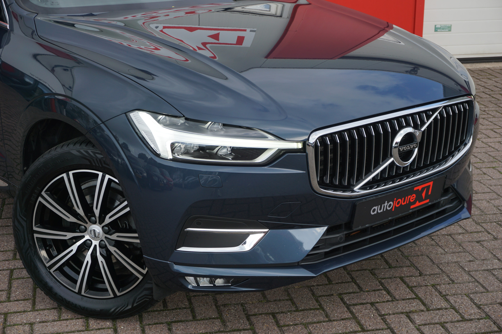 Volvo XC60 2.0 T5 AWD Inscription | HUD | ACC | Panoramadak | Harman/Kardon | Trekhaak | Camera |