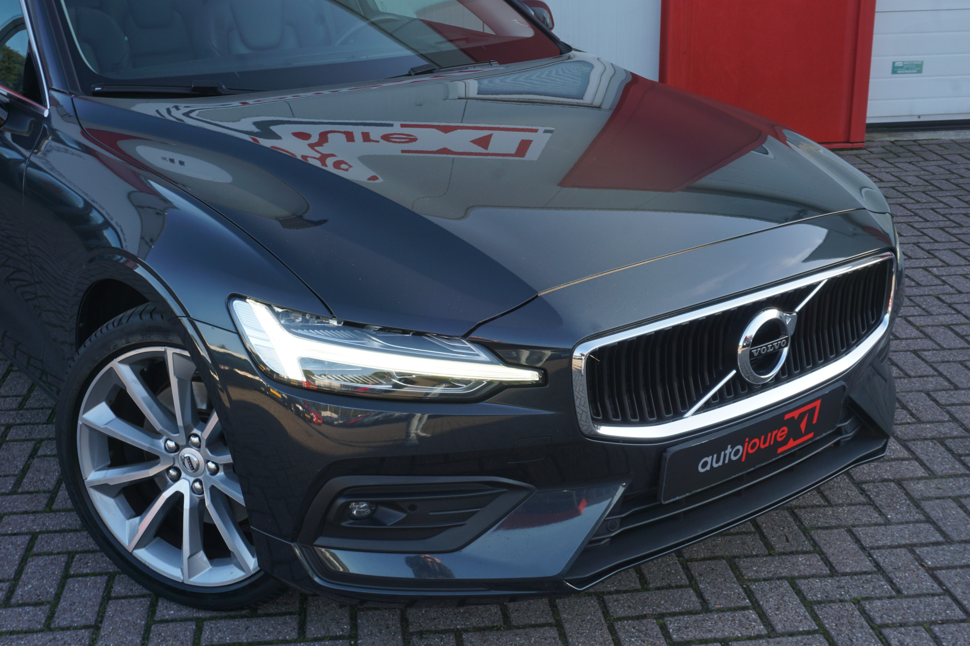 Volvo V60 2.0 T4 Momentum Pro | Polestar Engineered | Panoramadak | Luxury Line | Camera | Origineel NL |