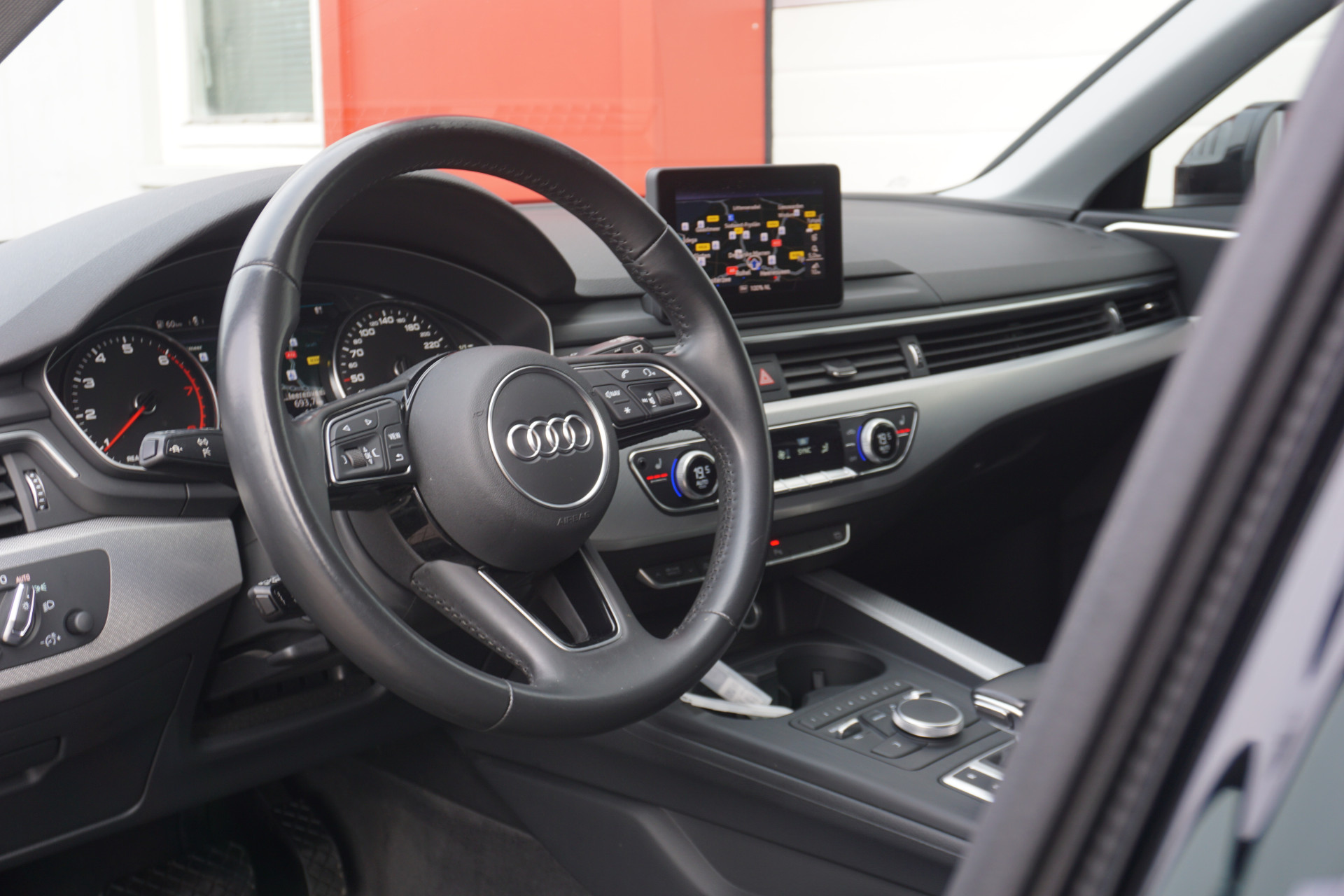 Audi A4 Avant 1.4 TFSI Sport Lease Edition | ACC | Navigatie | Trekhaak | Origineel NL |