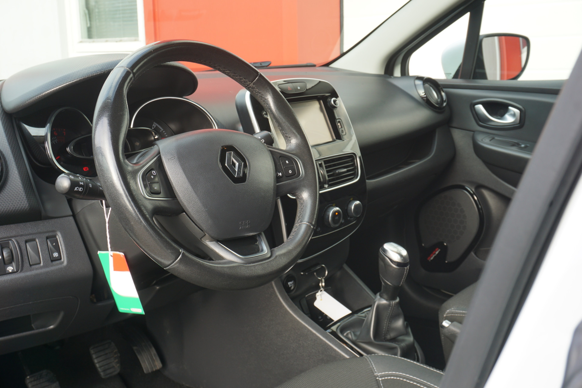 Renault Clio 0.9 TCe Zen | Navigatie | Airco | Cruise | Trekhaak | Origineel NL |