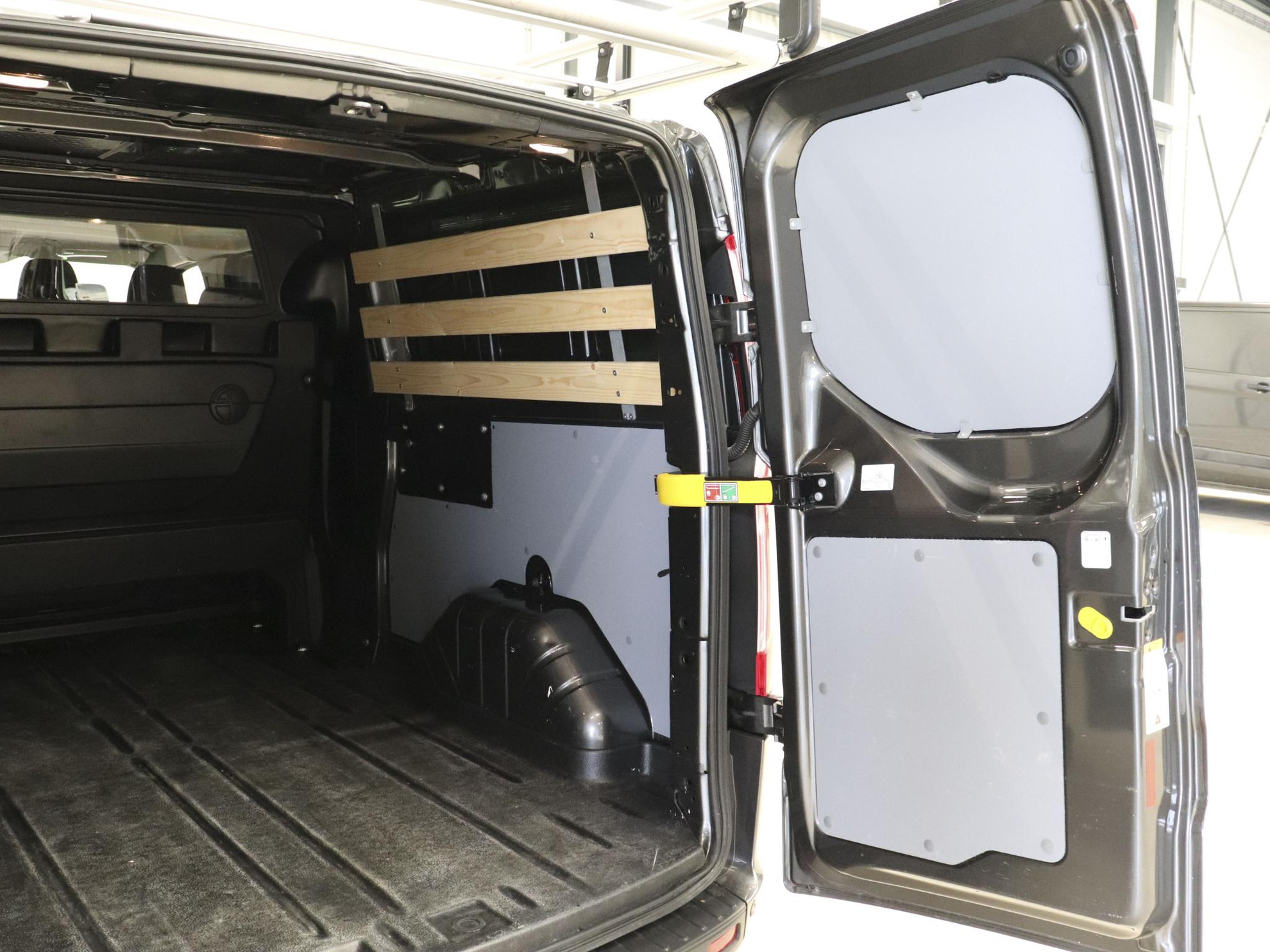 Ford Transit Custom 300 2.0 TDCI L2H1 Trend Dubbele Cabine Automaat Airco Navigatie Cruisecontrol Camera Parkeersensoren