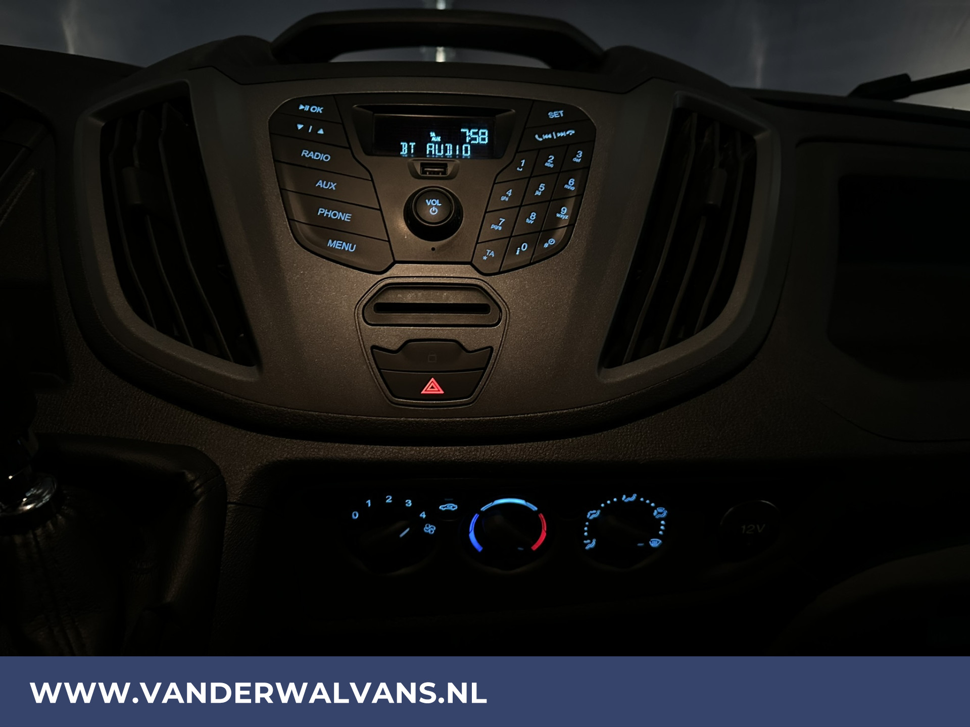 Ford Transit 2.2 TDCI 126pk L2H2 2800kg Trekhaak | Imperiaal | Trap Bluetooth telefoonvoorbereiding