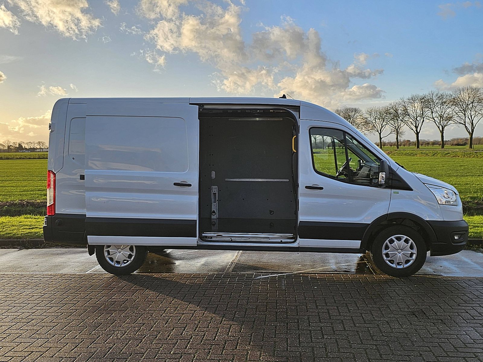 FORD TRANSIT 350 ac navi camera euro6