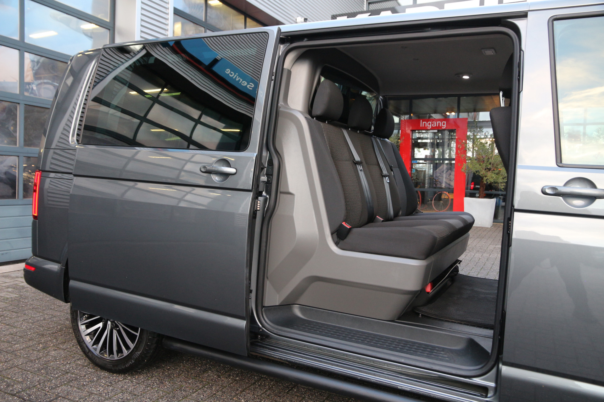 Volkswagen Transporter Bulli 2.0 TDI 150 | DC | 2x Schuifdeur | Virtual | Camera | Clima..