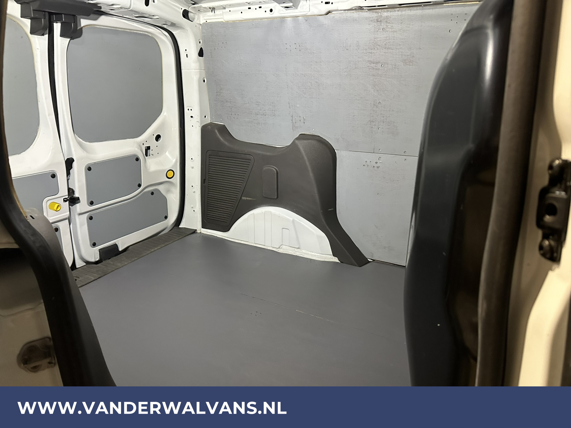 Opel Vivaro 1.6 CDTI 126pk L2H1 inrichting Euro6 Airco | Navigatie | Trekhaak | LED | Cruisecontrol Parkeersensoren, Bijrijdersbank