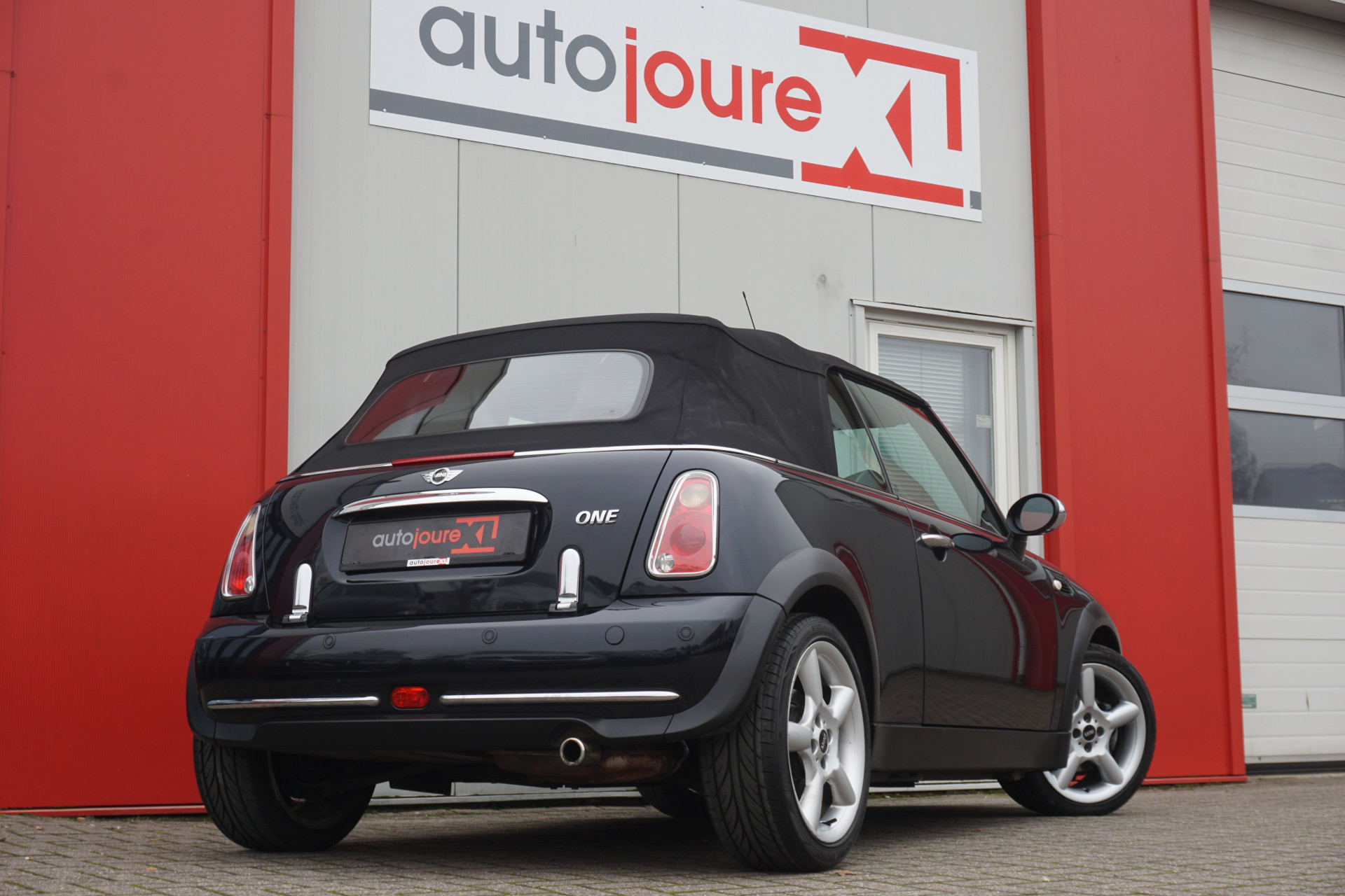 MINI Cabrio 1.6 One Sidewalk | Leder | Airco | Cruise | Origineel NL |