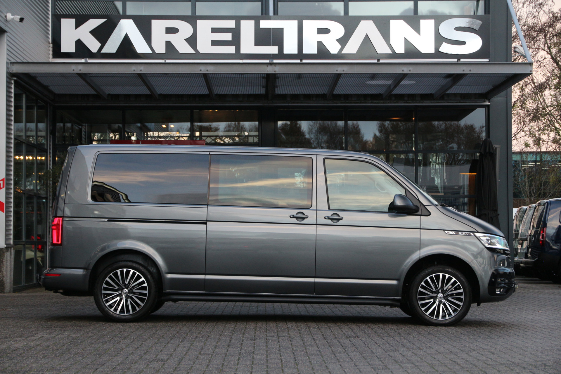 Volkswagen Transporter Bulli 2.0 TDI 150 | DC | 2x Schuifdeur | Virtual | Camera | Clima..