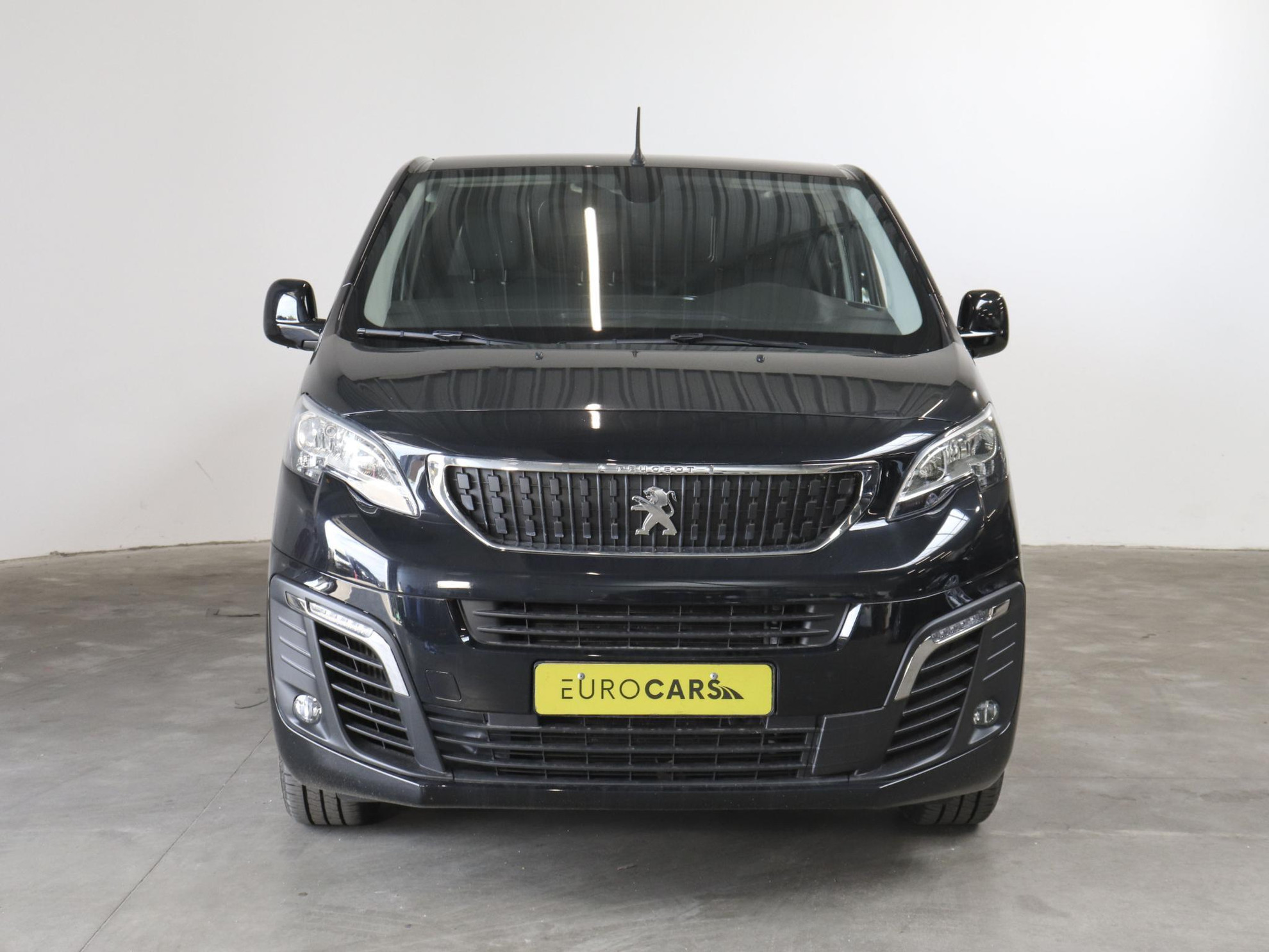 Peugeot Expert 2.0 BlueHDI 180 pk Long Premium 3-zits Automaat Airco App-Connect LM Velgen