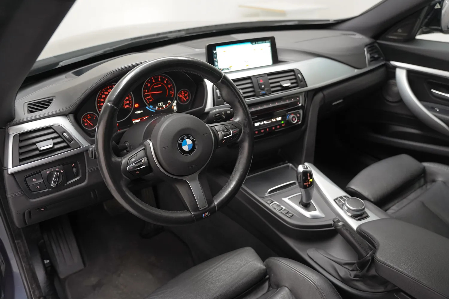 BMW 3-serie 330i xDrive High Executive Luxury Aut. [ Panorama Leder HUD Harman/Kardon ]