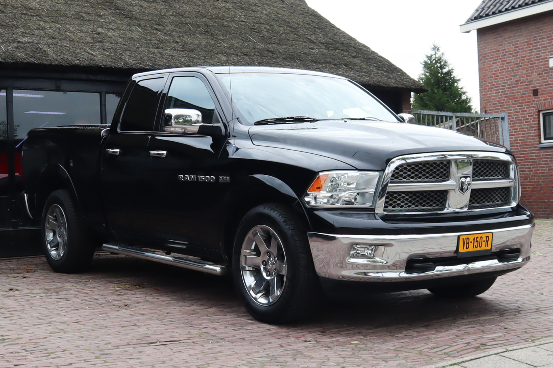 Dodge Ram 1500 5.7 V8 4×4 Laramie | Camera | Schuif- kantel dak | Stoel/Stuur verwarming | Stoel verkoeling