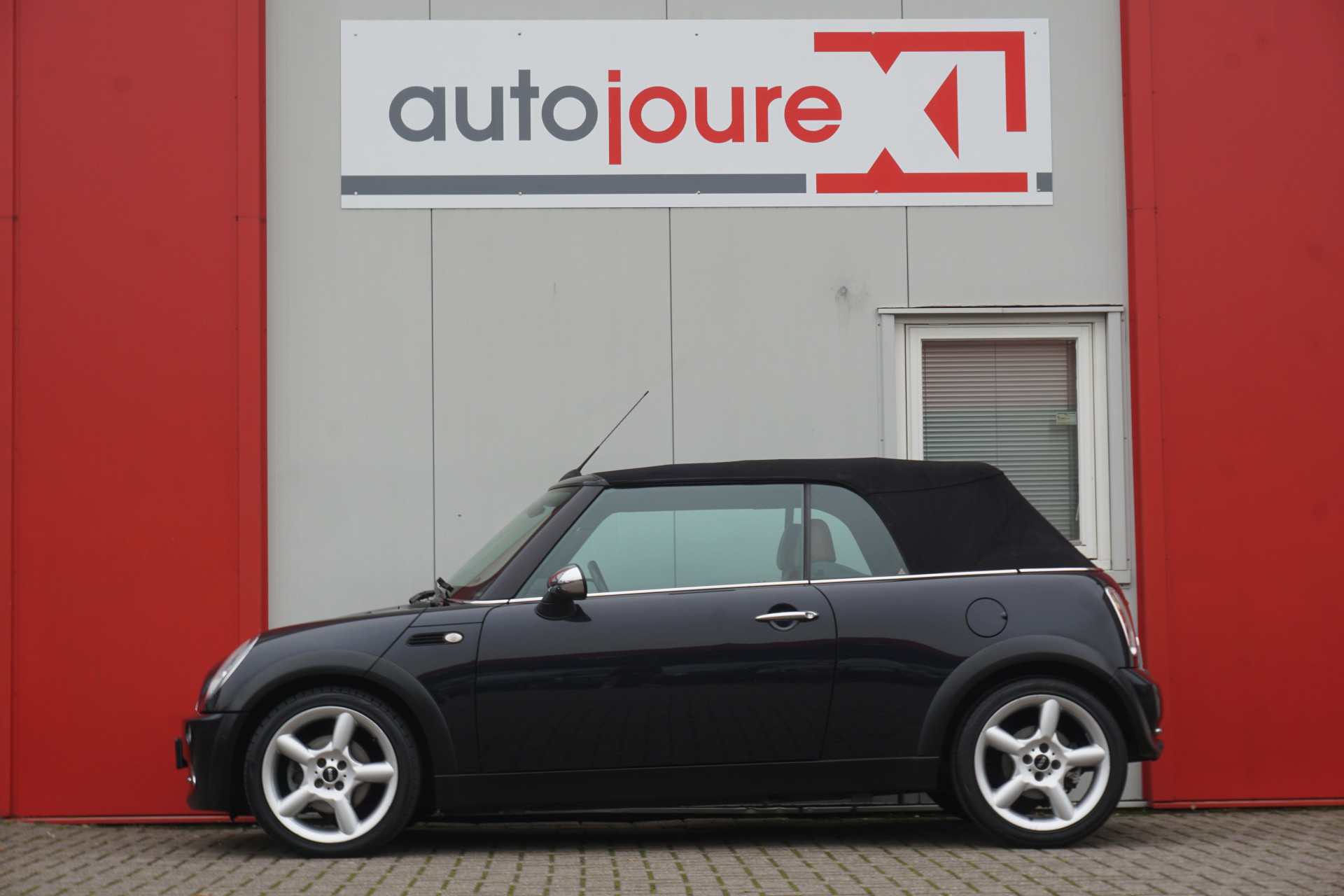 MINI Cabrio 1.6 One Sidewalk | Leder | Airco | Cruise | Origineel NL |