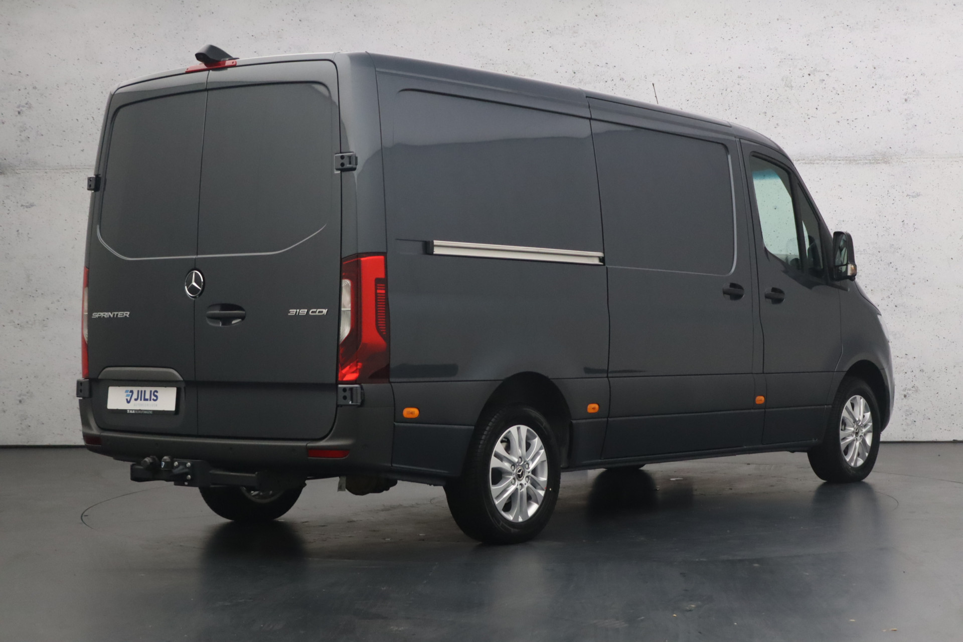 Mercedes-Benz Sprinter 319 1.9 CDI L2H1 RWD Automaat | LED | Cruise control adaptief | Trekhaak | Camera