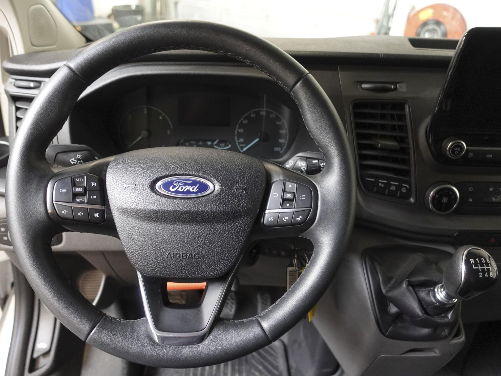 Ford Transit Custom 280 2.0 TDCI L1H1 Trend Navi Airco PDC Bluetooth 3Zits Trekhaak