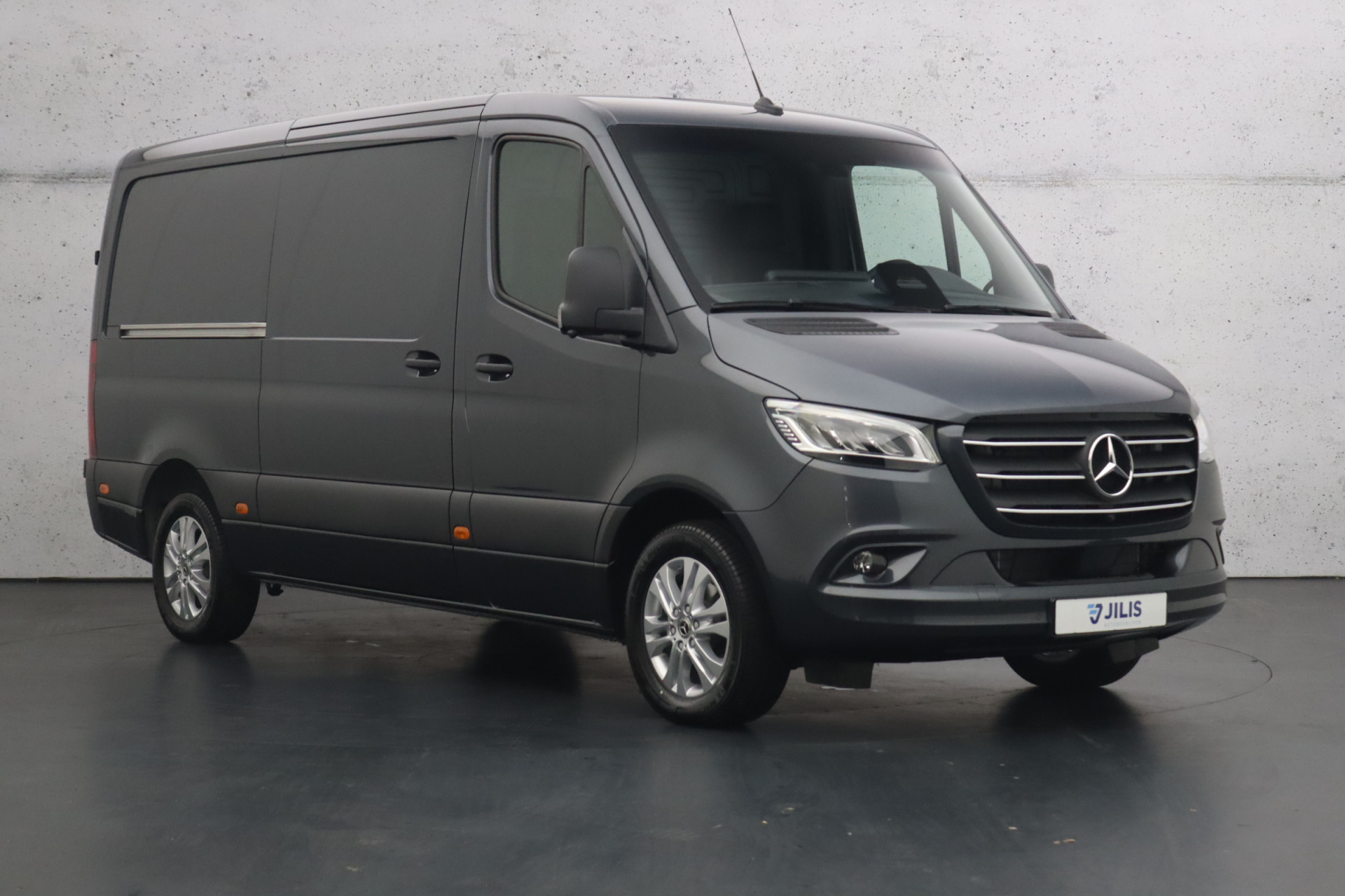 Mercedes-Benz Sprinter 319 1.9 CDI L2H1 RWD Automaat | LED | Cruise control adaptief | Trekhaak | Camera