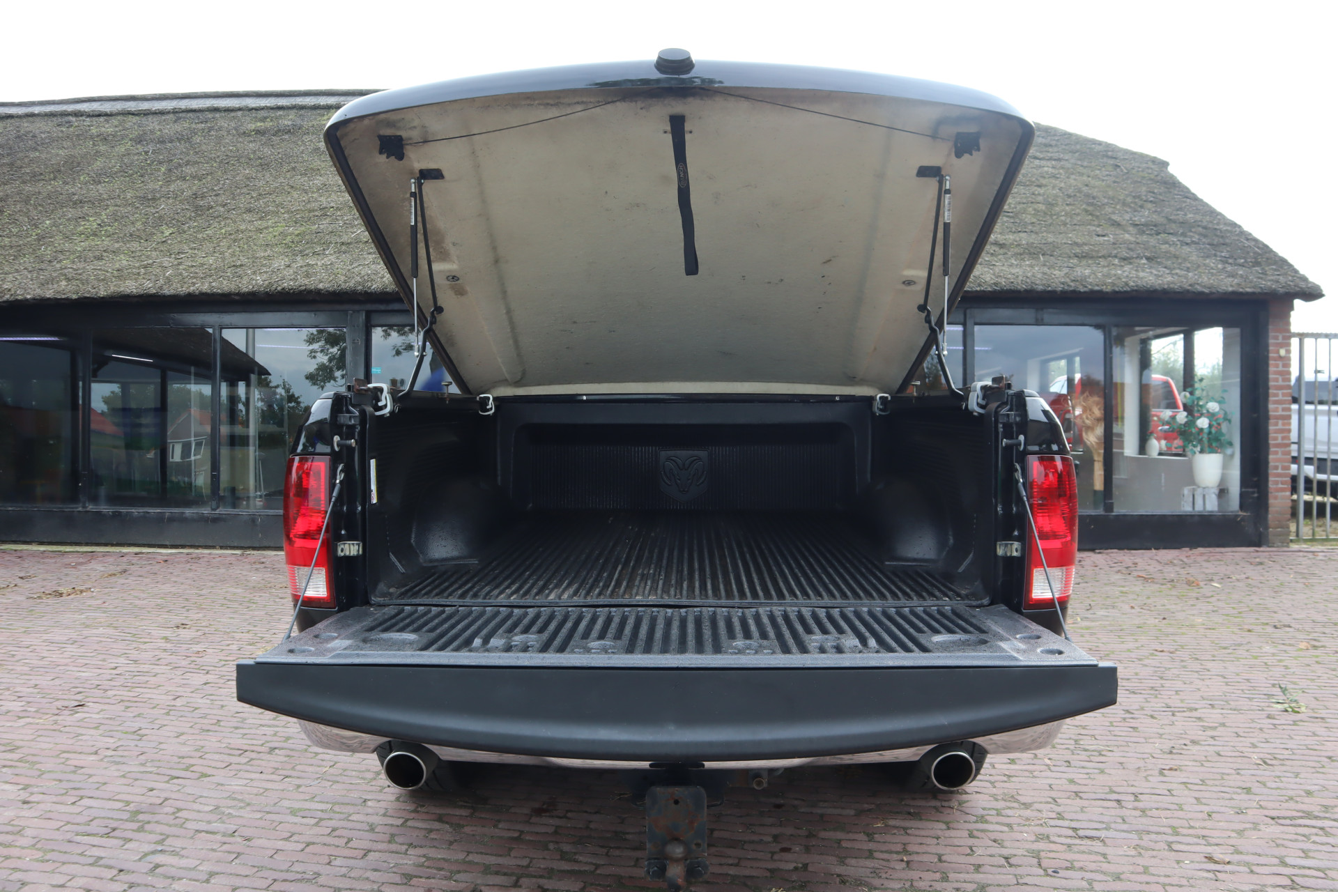 Dodge Ram 1500 5.7 V8 4×4 Laramie | Camera | Schuif- kantel dak | Stoel/Stuur verwarming | Stoel verkoeling