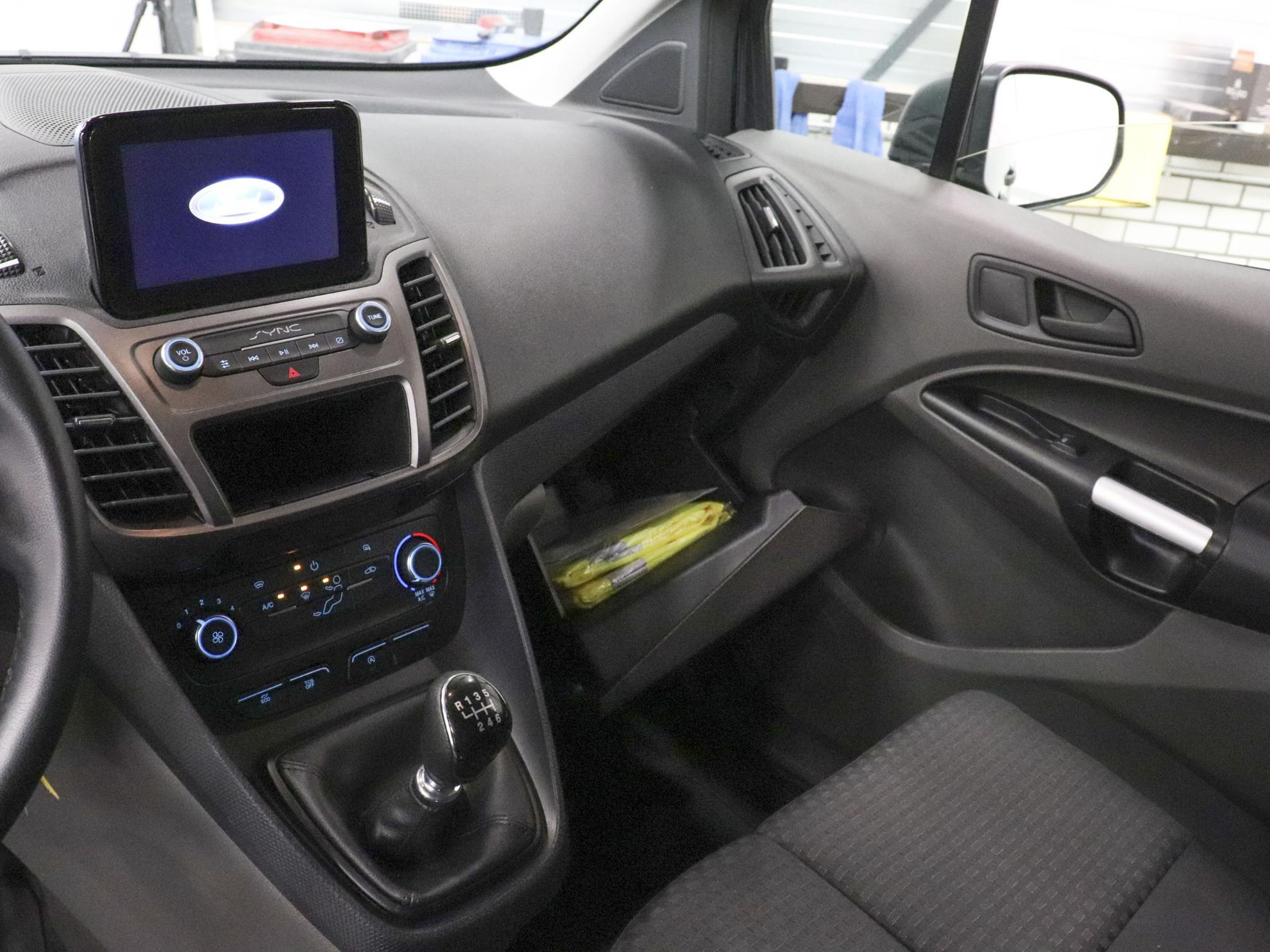 Ford Transit Connect 1.5 EcoBlue L2 Trend Navigatie Airco Parkeersensoren Camera Bluetooth