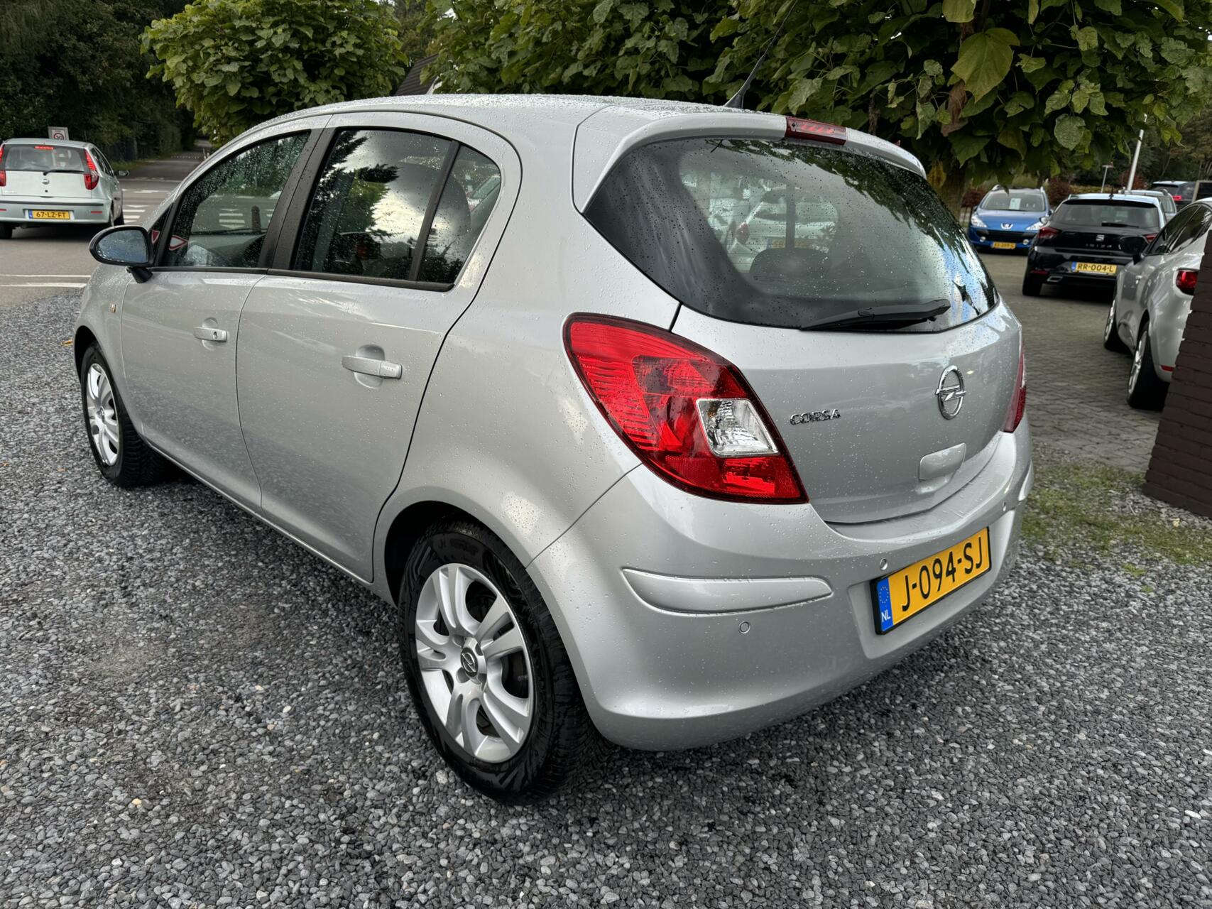 Opel Corsa 1.4-16V, cruise, verw. stuur en stoel, boekjes clima