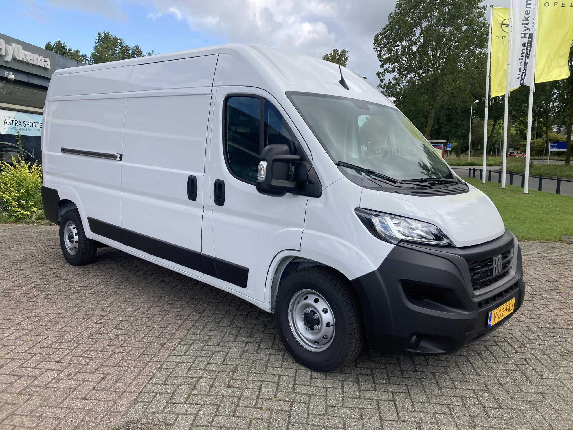 Fiat Ducato 35H HD 2.2 MultiJet L3H2 180Pk Automaat | Airconditioning | Camera | Elektrisch Pakket | Trekhaak | Cruise control |