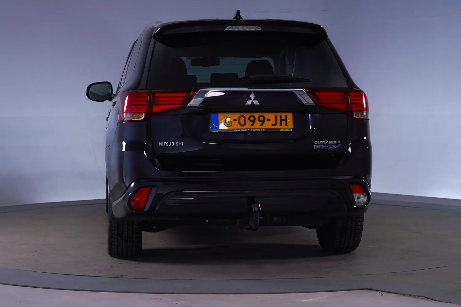 Mitsubishi Outlander 2.4 PHEV Pure+ Black edition Aut [ Trekhaak Camera Carplay ]