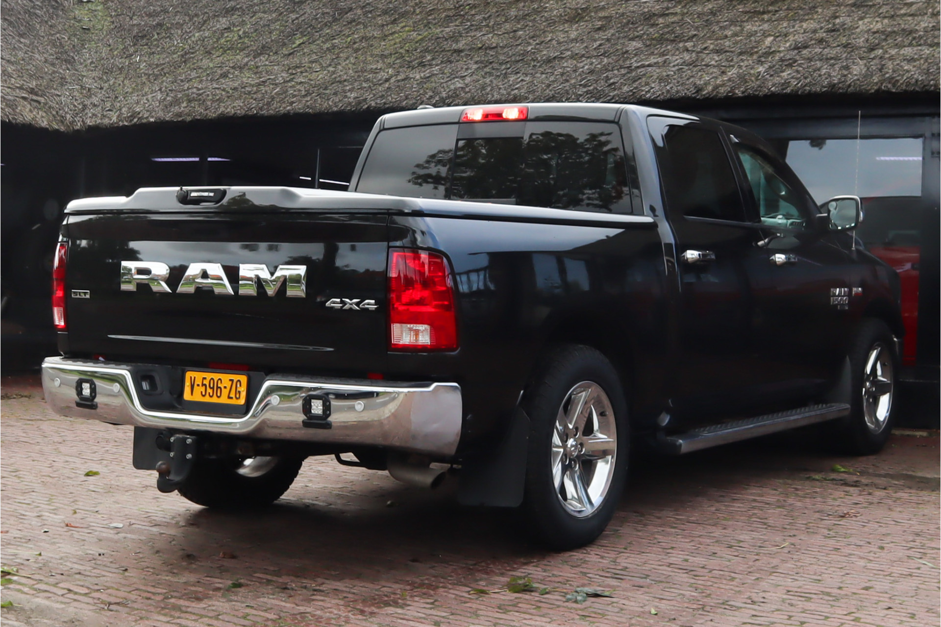 Dodge Ram 1500 Classic 5.7 liter | Navigatie | 3500 KG trekhaak | Stoel/stuur verwarming | Schuif-kantel dak