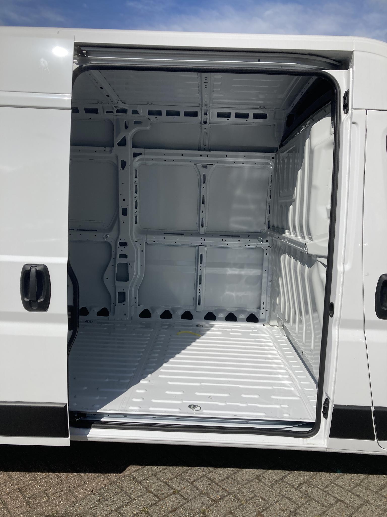 Fiat Ducato 35H HD 2.2 MultiJet L3H2 180Pk Automaat | Airconditioning | Camera | Elektrisch Pakket | Trekhaak | Cruise control |