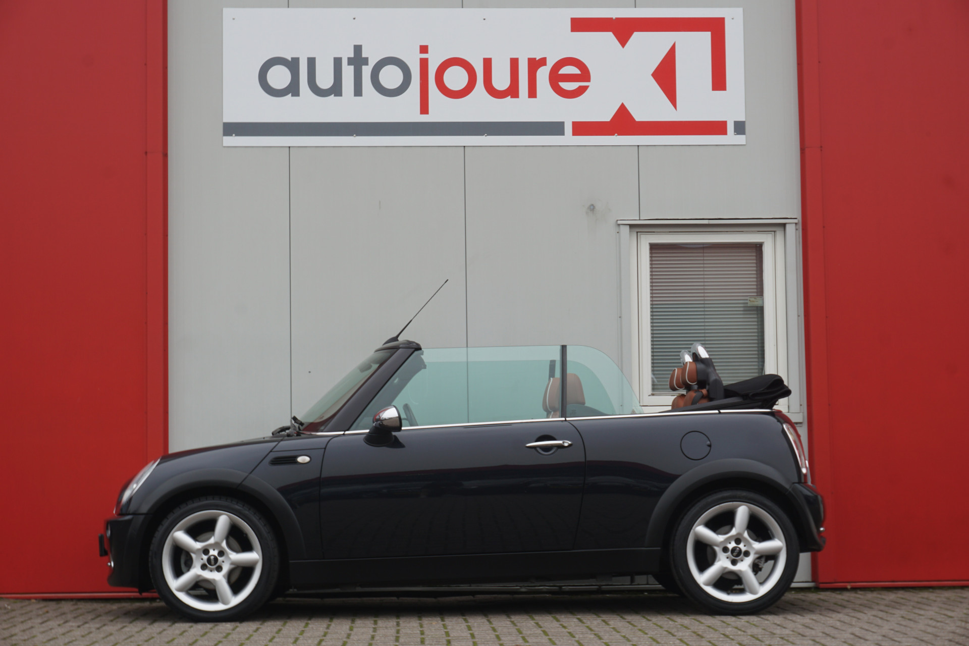 MINI Cabrio 1.6 One Sidewalk | Leder | Airco | Cruise | Origineel NL |