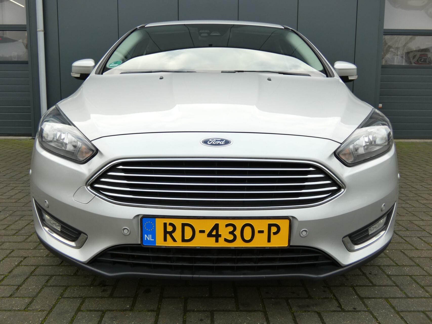 Ford Focus Wagon 1.0 Titanium | CLIMA | NAVI | NIEUWE APK!!!