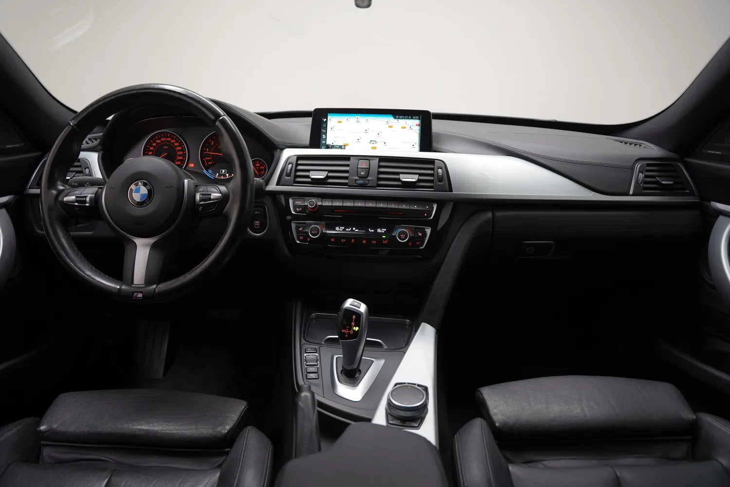 BMW 3-serie 330i xDrive High Executive Luxury Aut. [ Panorama Leder HUD Harman/Kardon ]