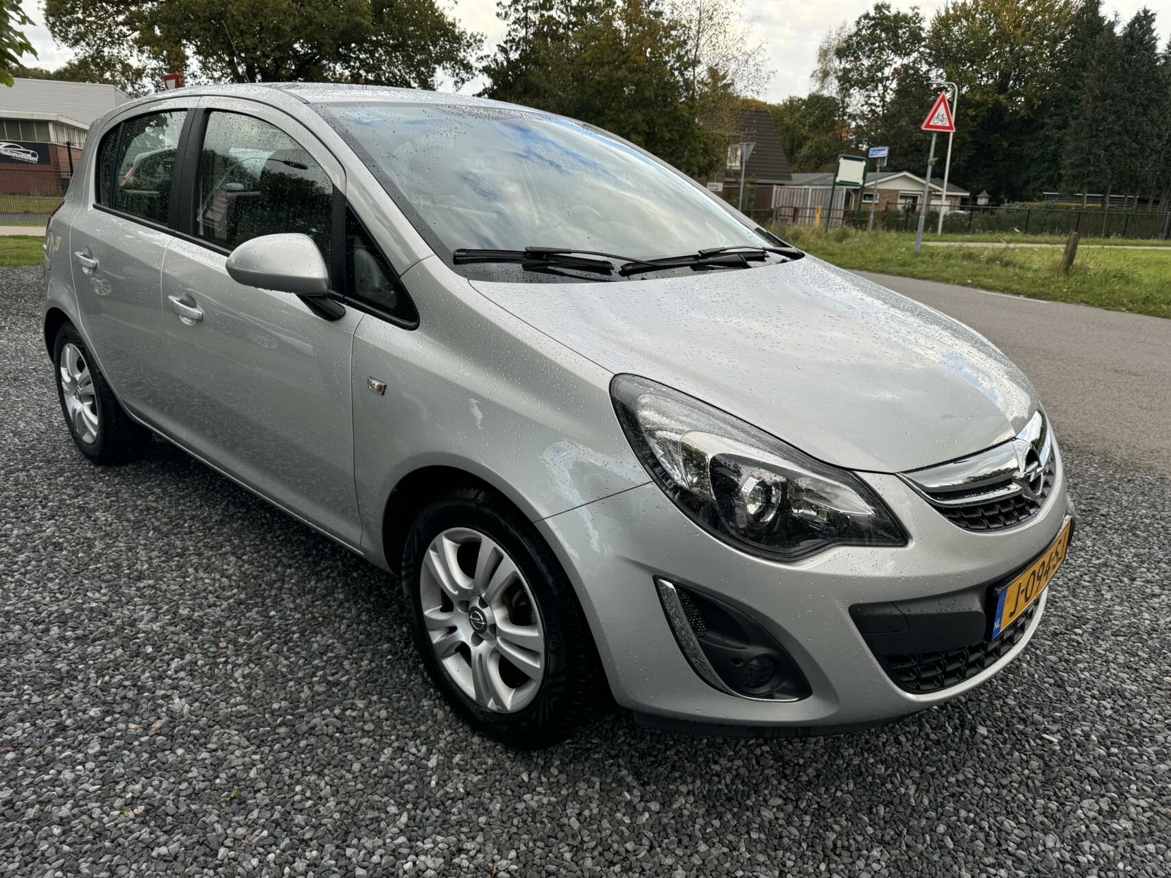 Opel Corsa 1.4-16V, cruise, verw. stuur en stoel, boekjes clima